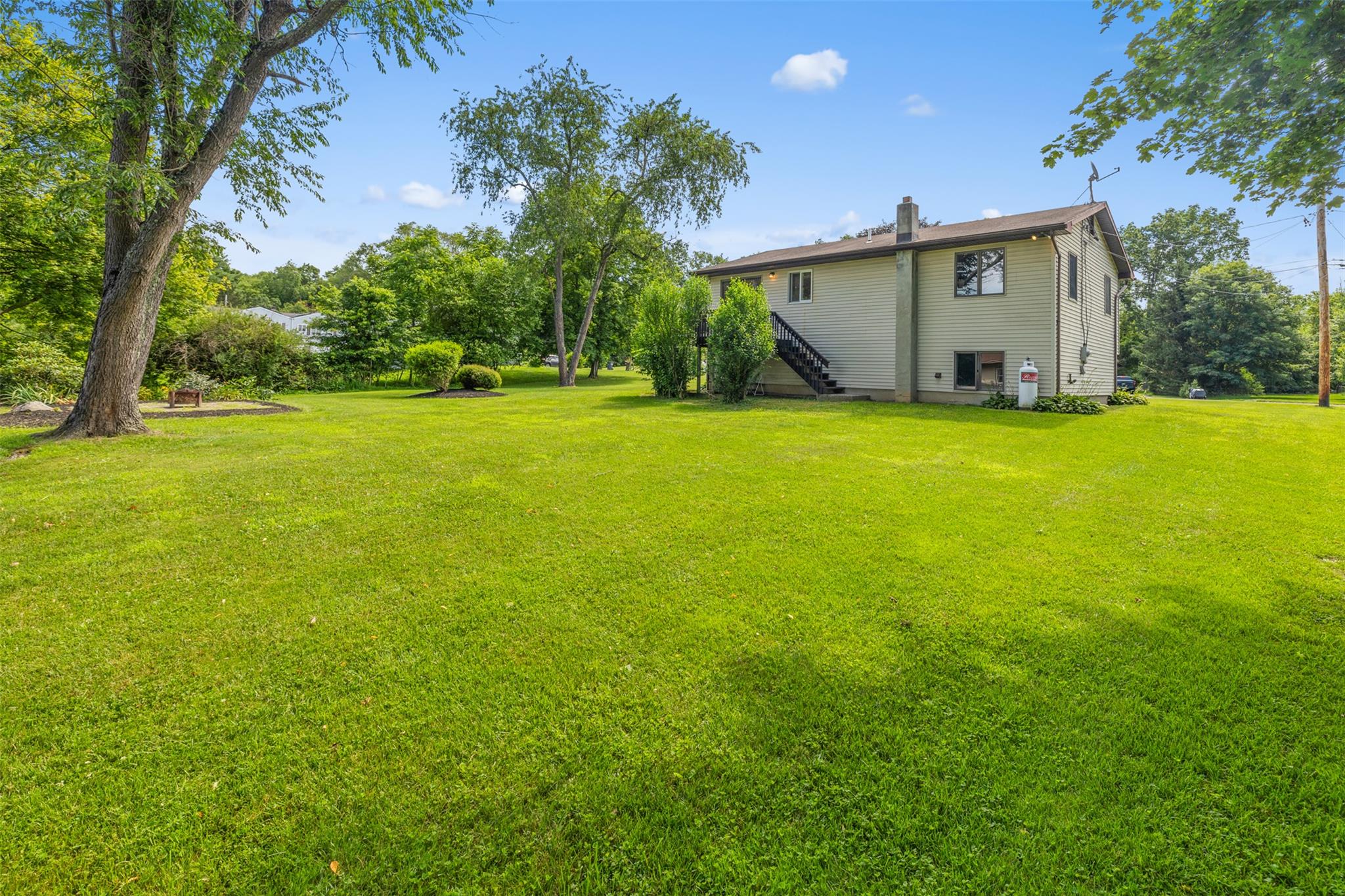 16 Orchard Lane, Highland, NY 12528