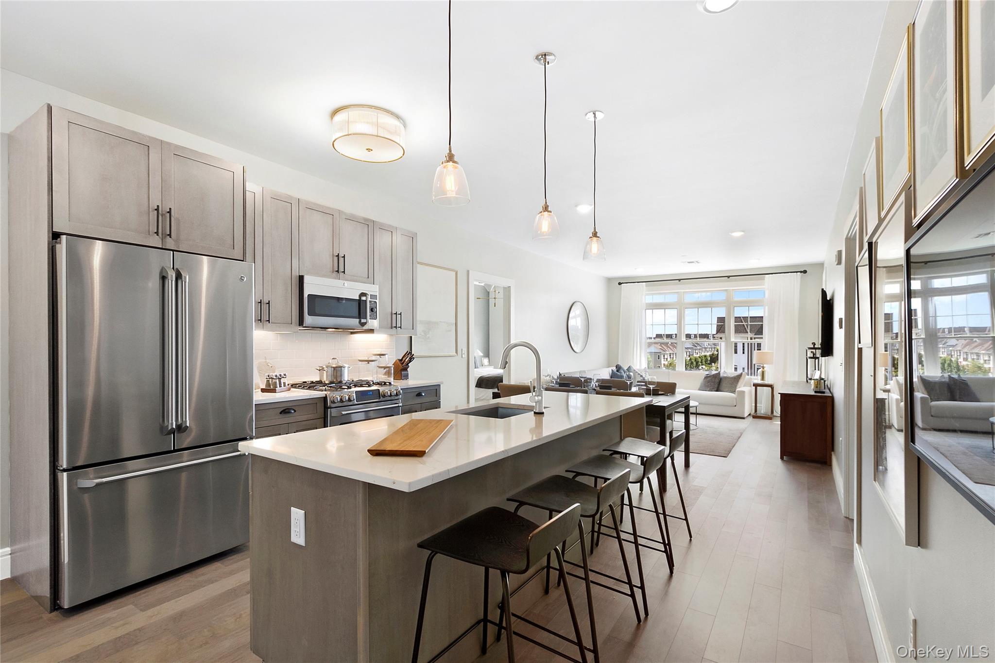 990 Corporate Drive # 327, Westbury, NY 11590