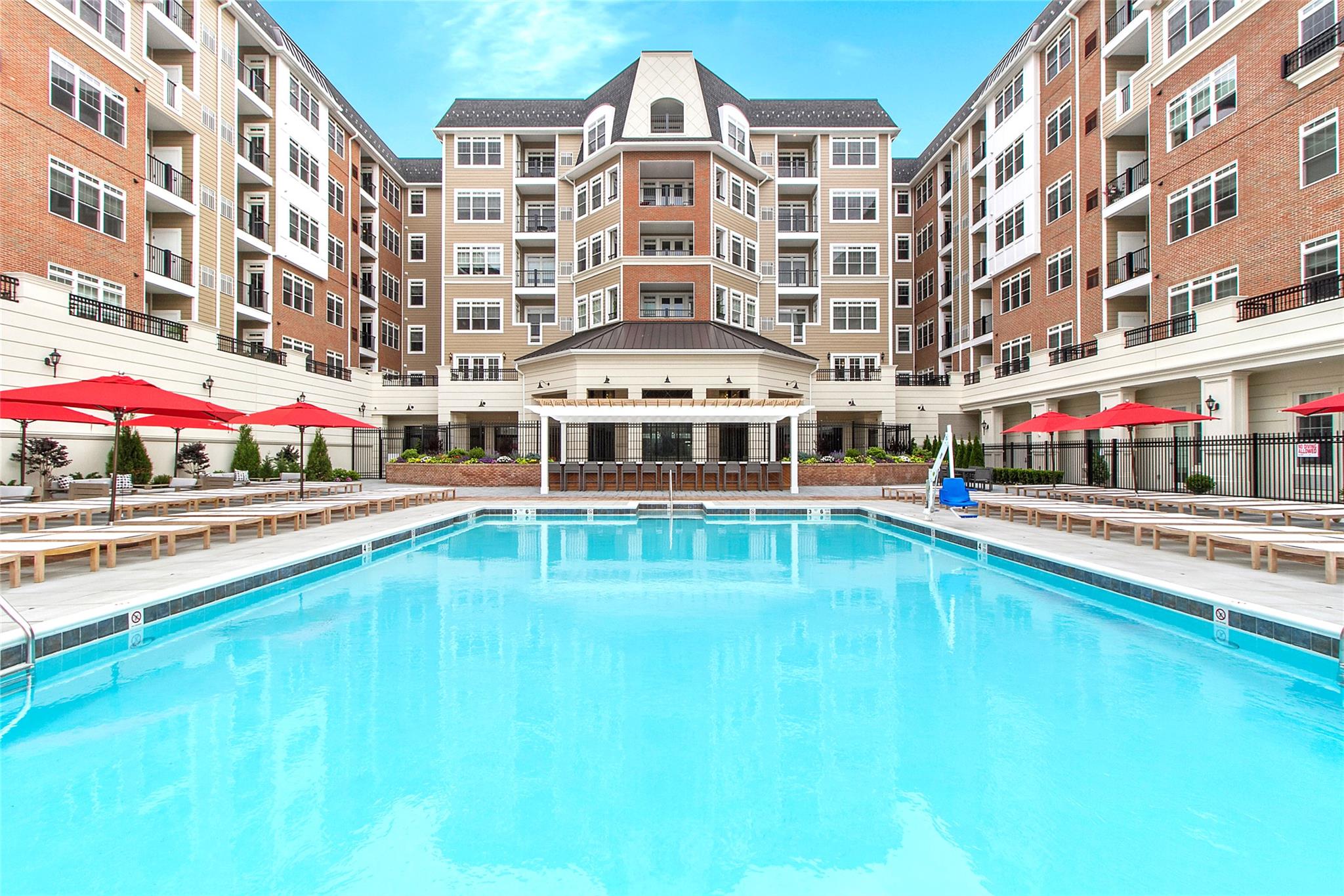 990 Corporate Drive # 327, Westbury, NY 11590