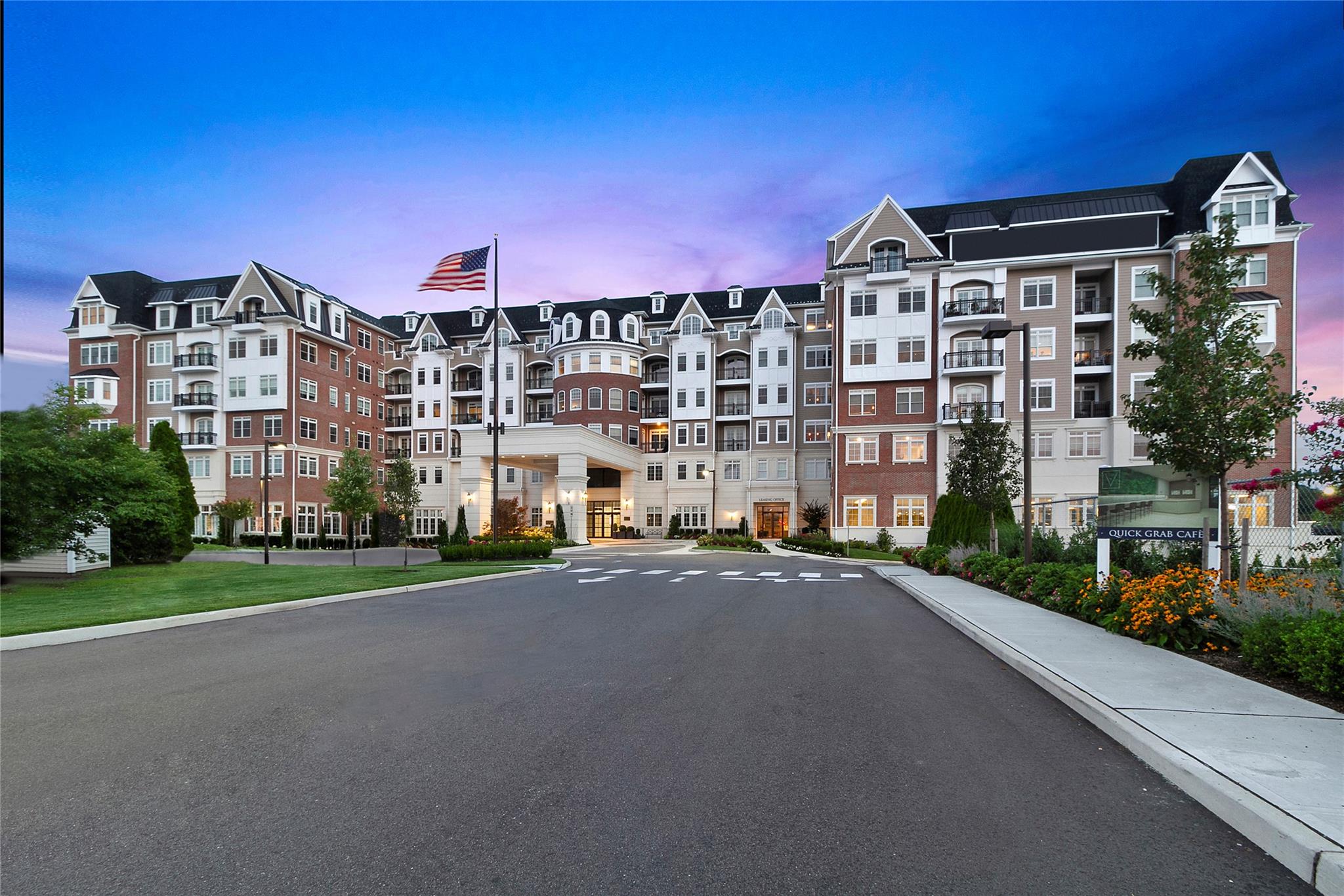 990 Corporate Drive # 327, Westbury, NY 11590
