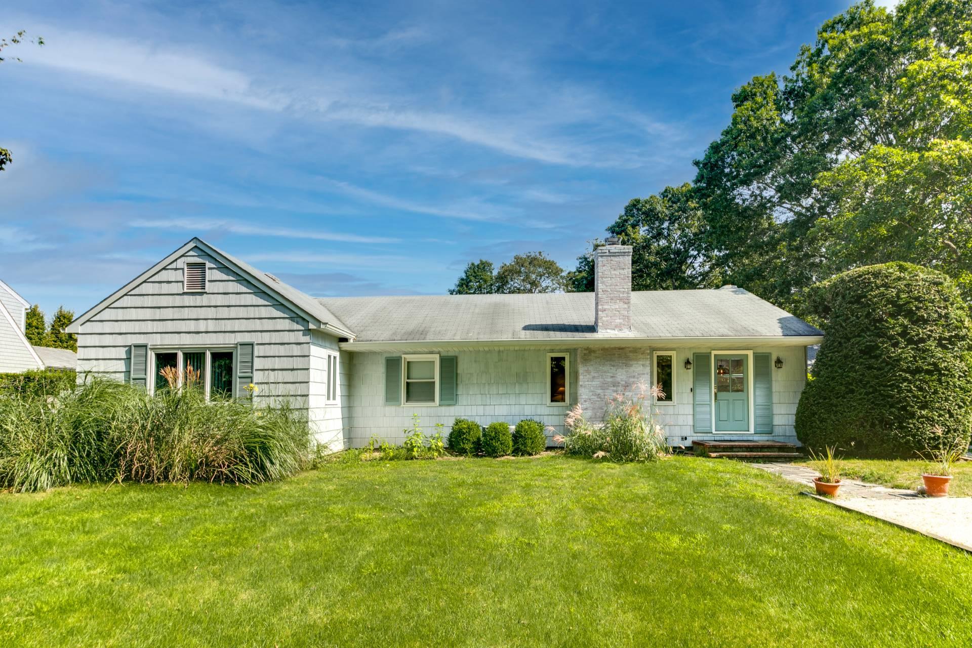 84 Meadow Way, East Hampton, NY 11937