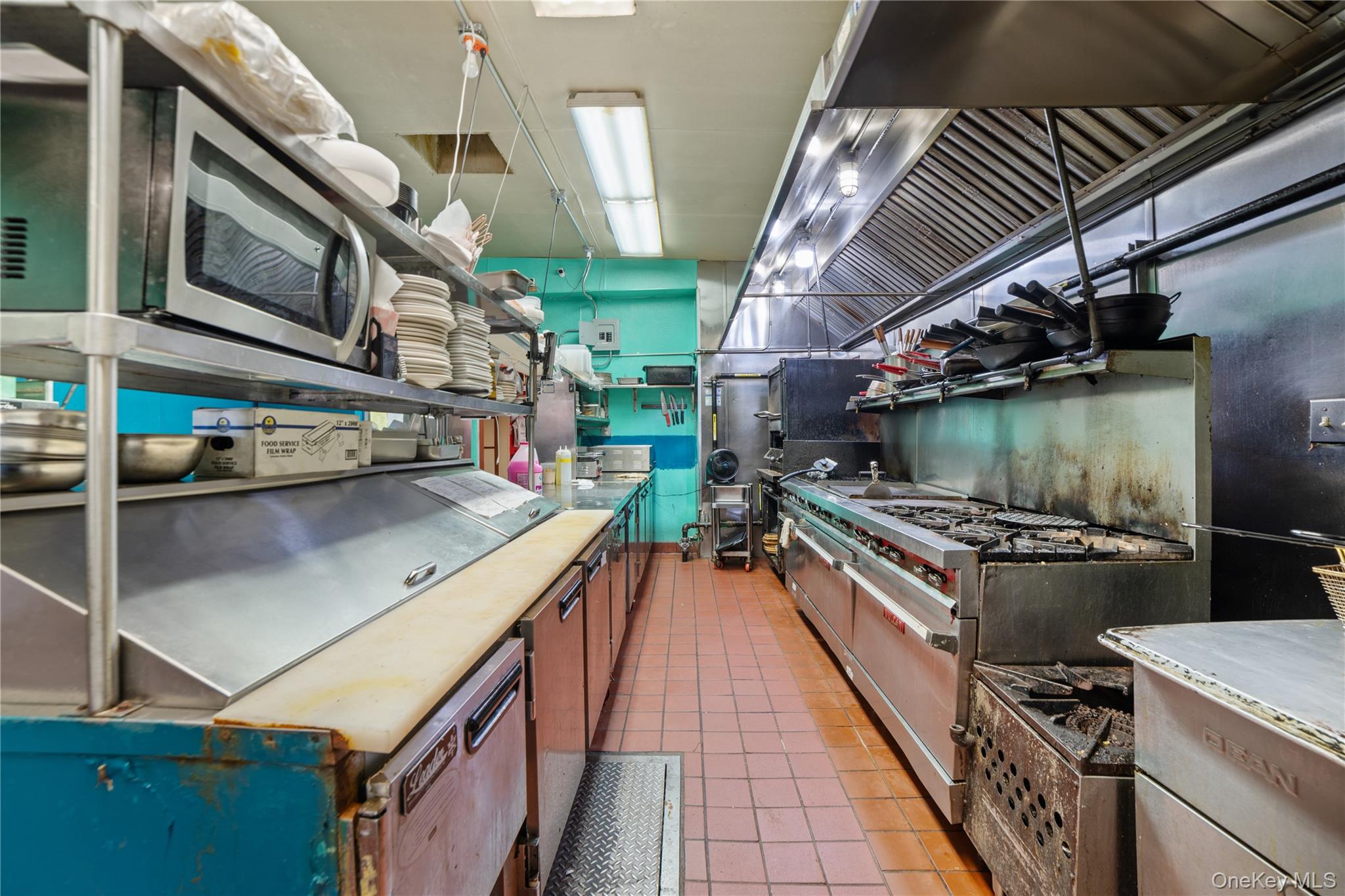 9-17 Clintonville Street, Whitestone, NY 11357