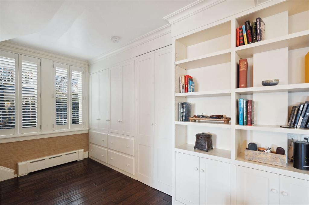 54 Prospect Avenue # Lower level, Sea Cliff, NY 11579