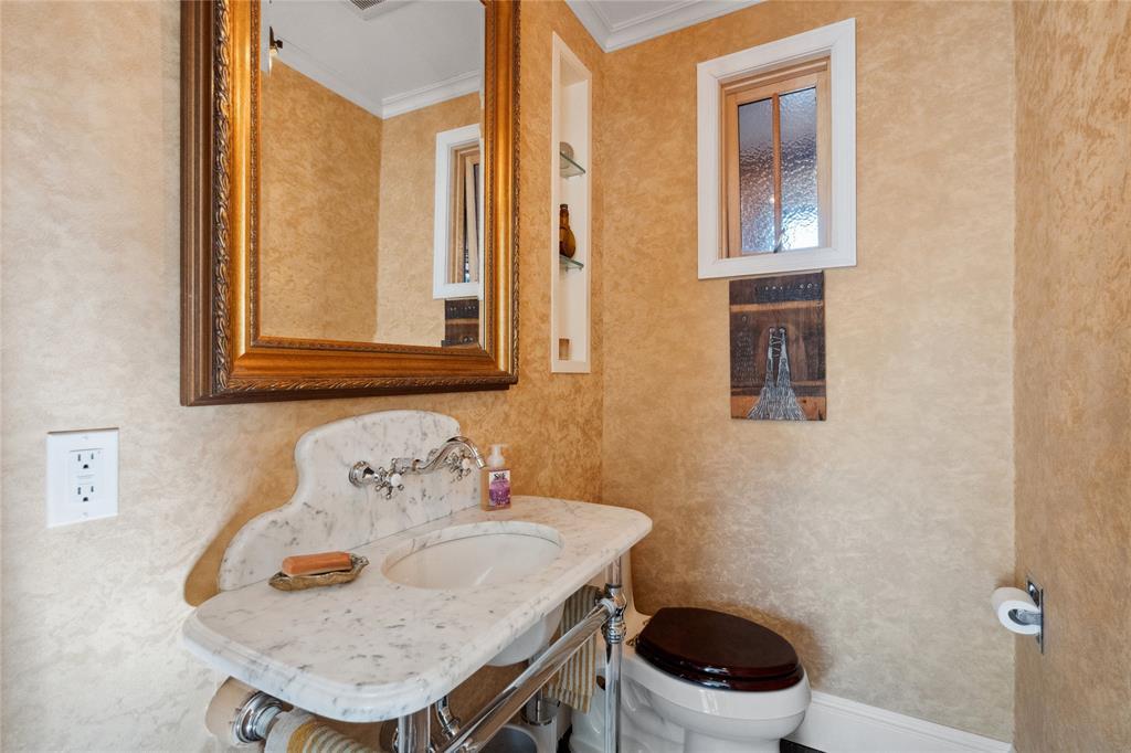 54 Prospect Avenue # Lower level, Sea Cliff, NY 11579