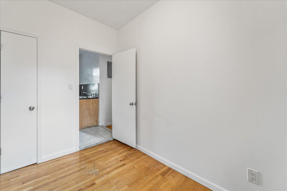 2137 33rd Street # 3D, Astoria, NY 11105