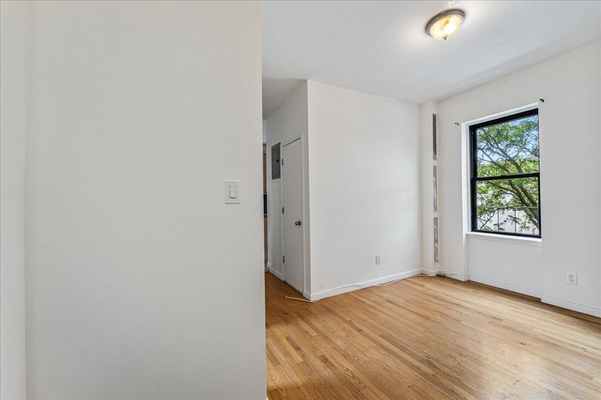 2137 33rd Street # 3D, Astoria, NY 11105