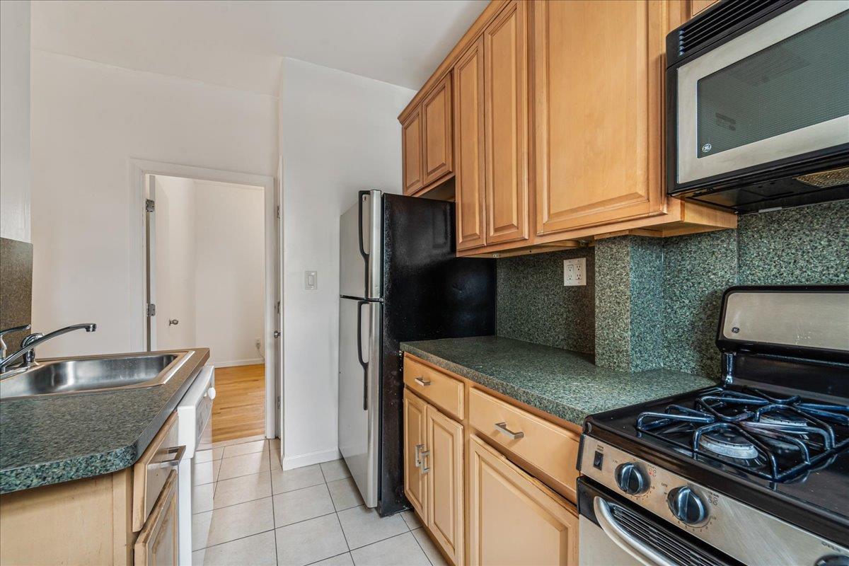2137 33rd Street # 3D, Astoria, NY 11105