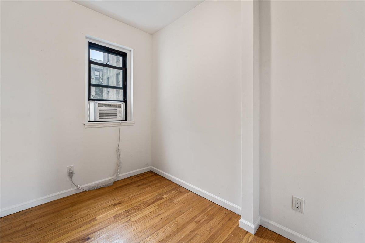 2137 33rd Street # 3D, Astoria, NY 11105