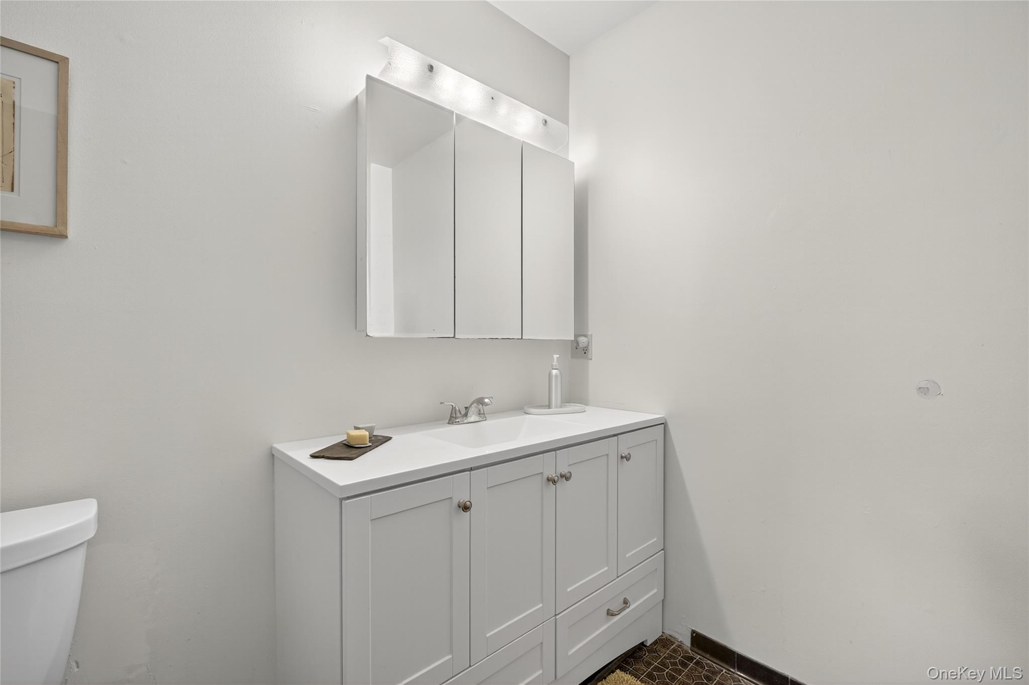 7641 N Broadway, Red Hook, NY 12571