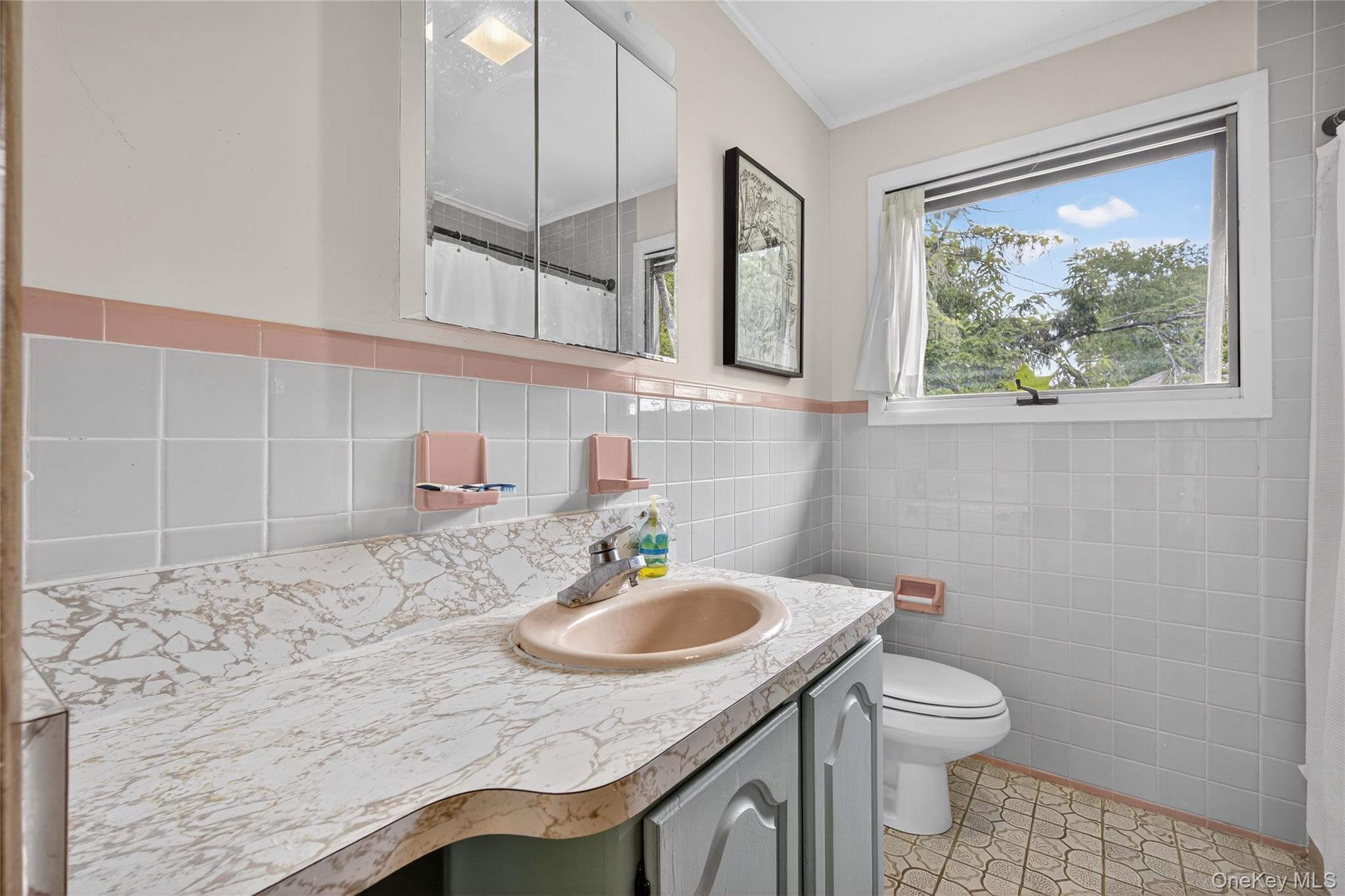 7641 N Broadway, Red Hook, NY 12571