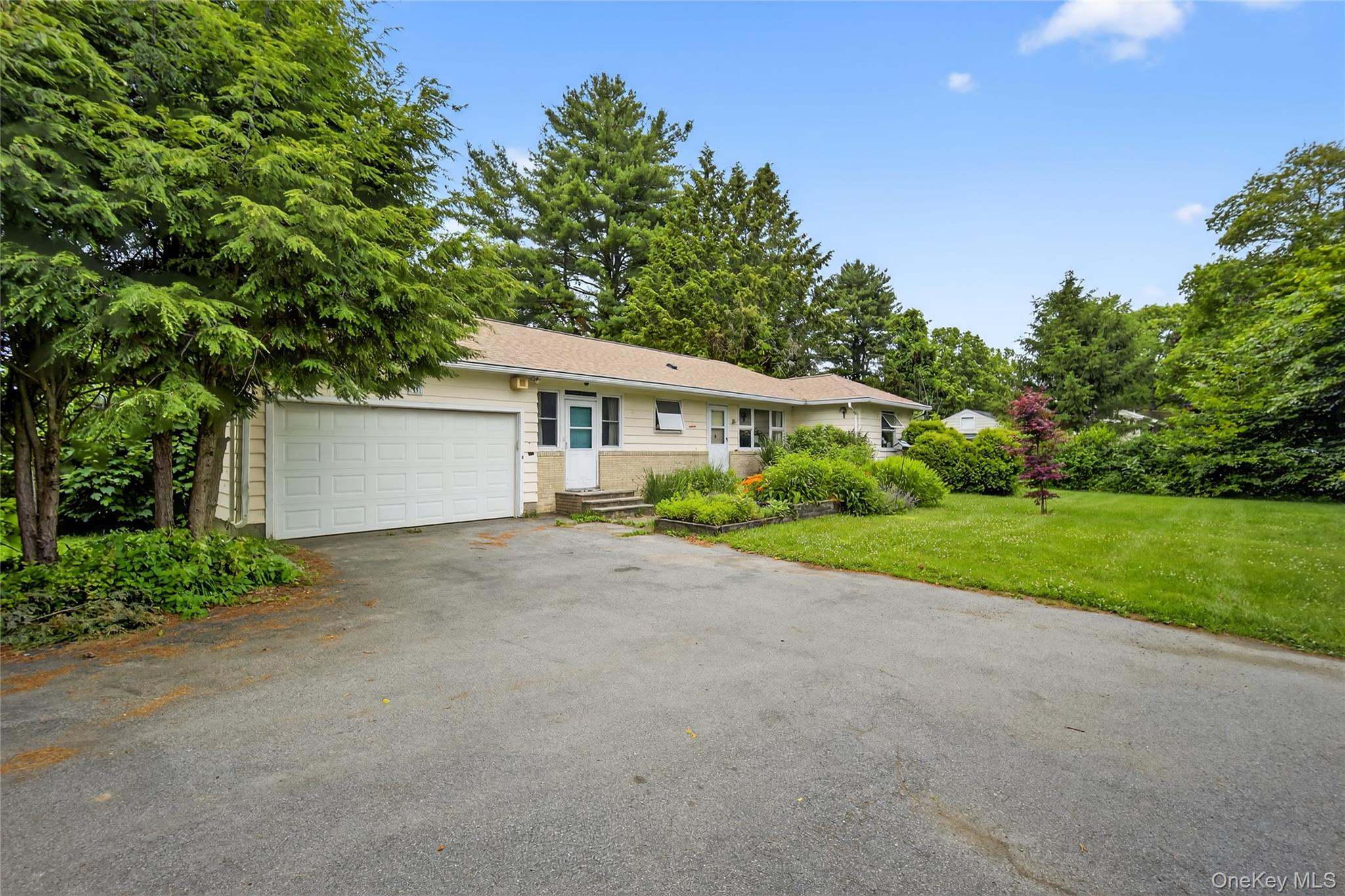 7641 N Broadway, Red Hook, NY 12571