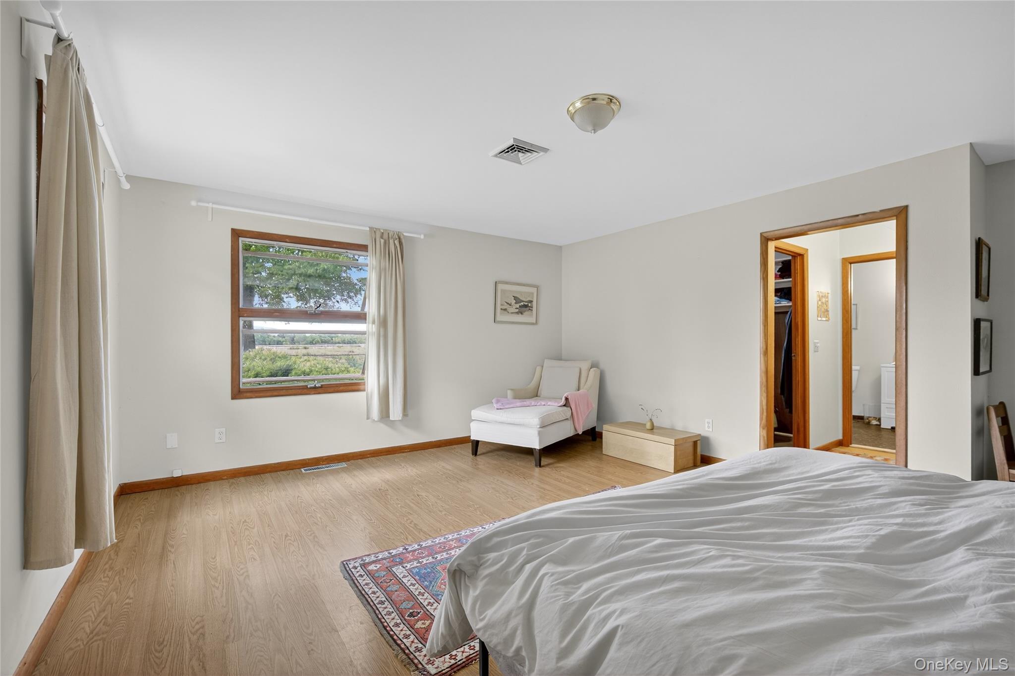 7641 N Broadway, Red Hook, NY 12571