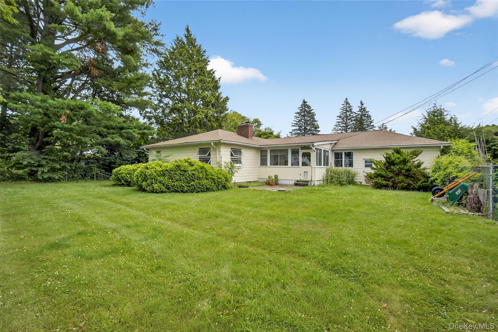 7641 N Broadway, Red Hook, NY 12571