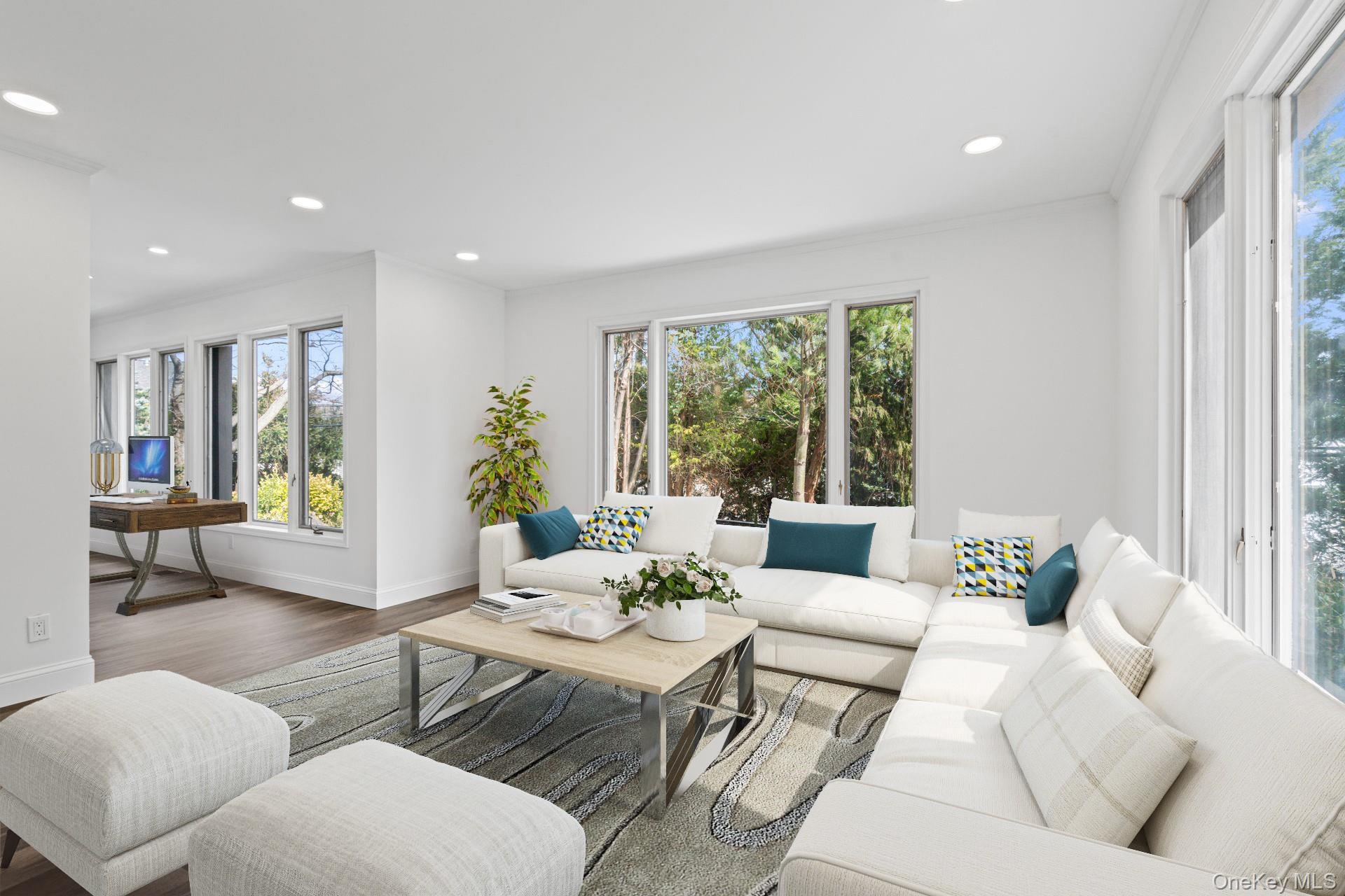 12 Foxhurst Court, Manhasset Hills, NY 11040