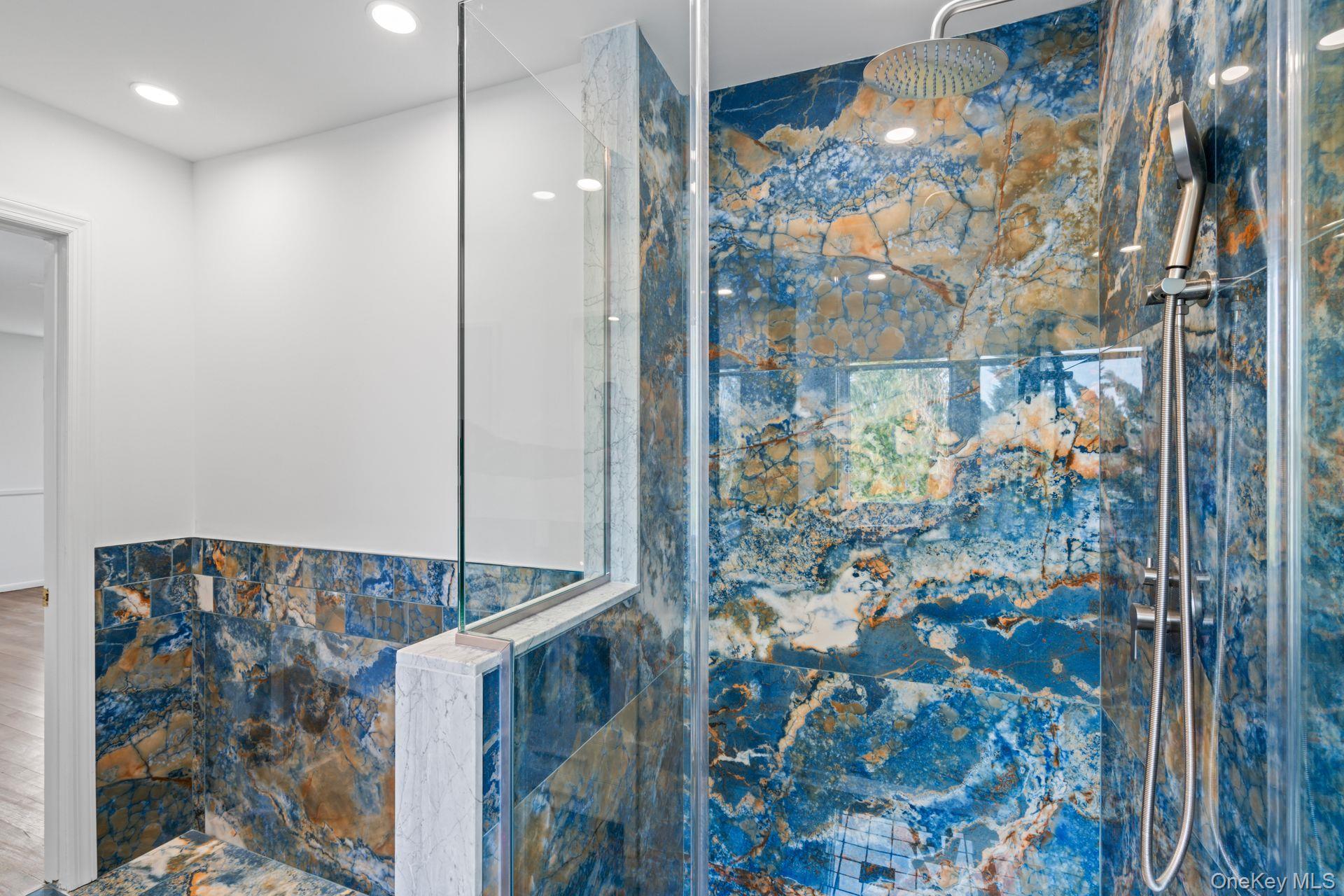 12 Foxhurst Court, Manhasset Hills, NY 11040