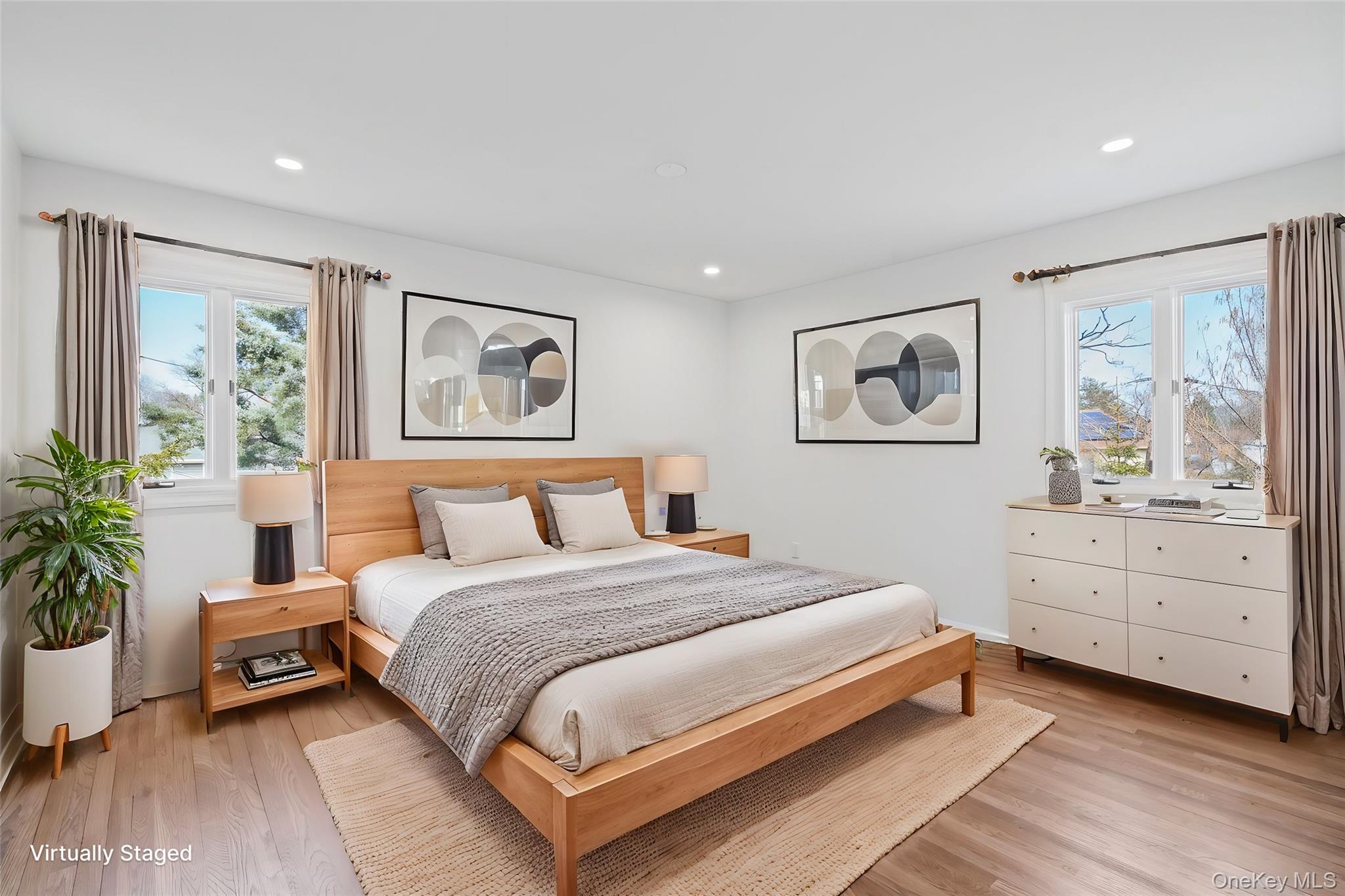 12 Foxhurst Court, Manhasset Hills, NY 11040