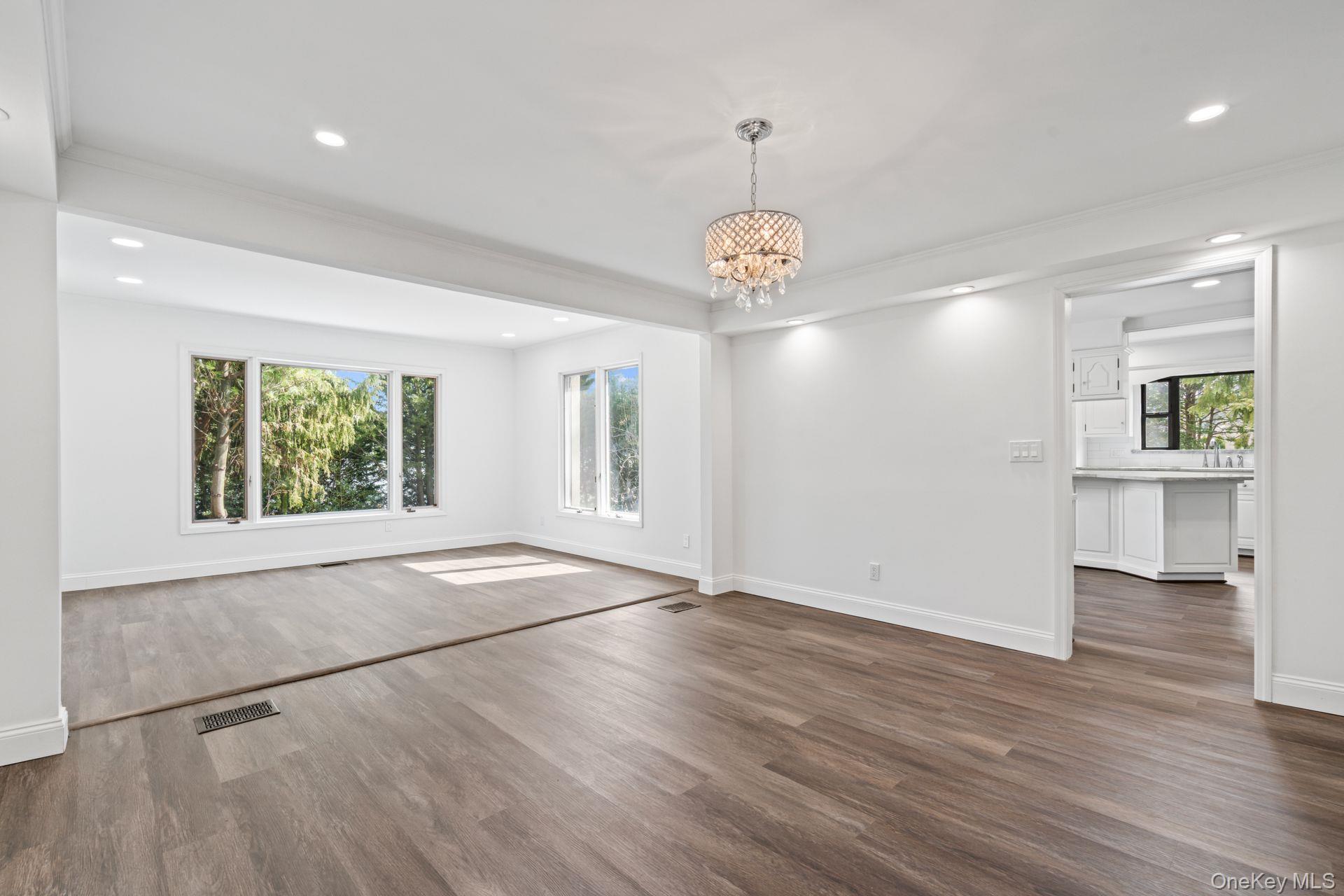 12 Foxhurst Court, Manhasset Hills, NY 11040