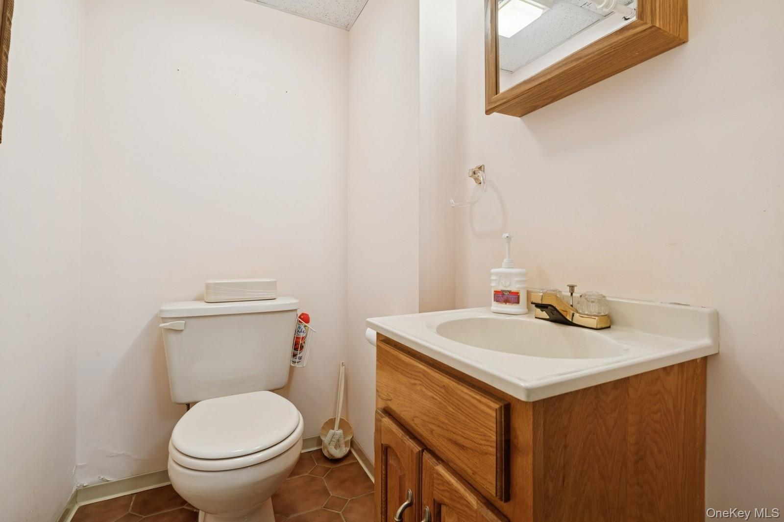 3 Rutland Road, Massapequa, NY 11758