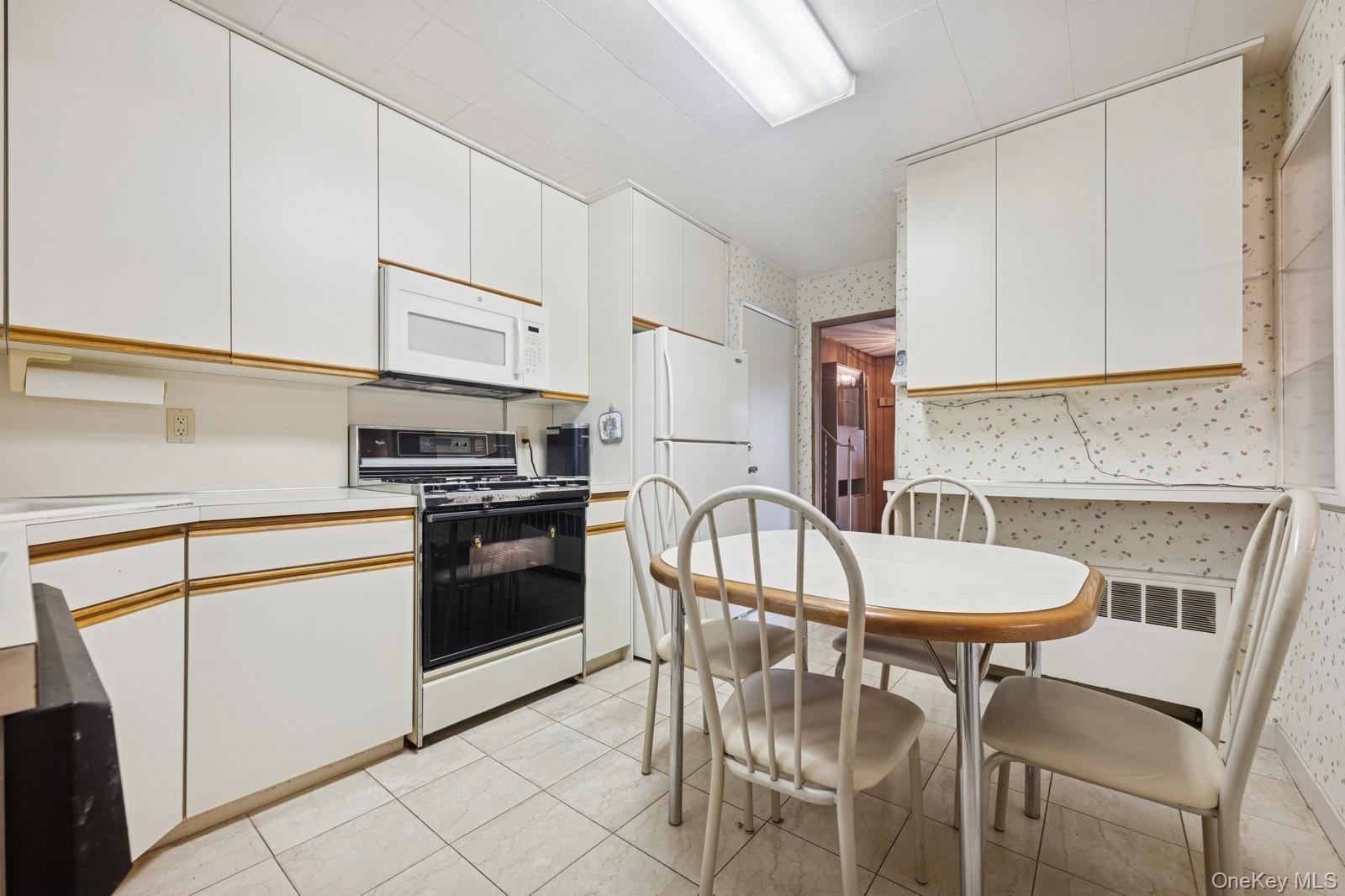 3 Rutland Road, Massapequa, NY 11758