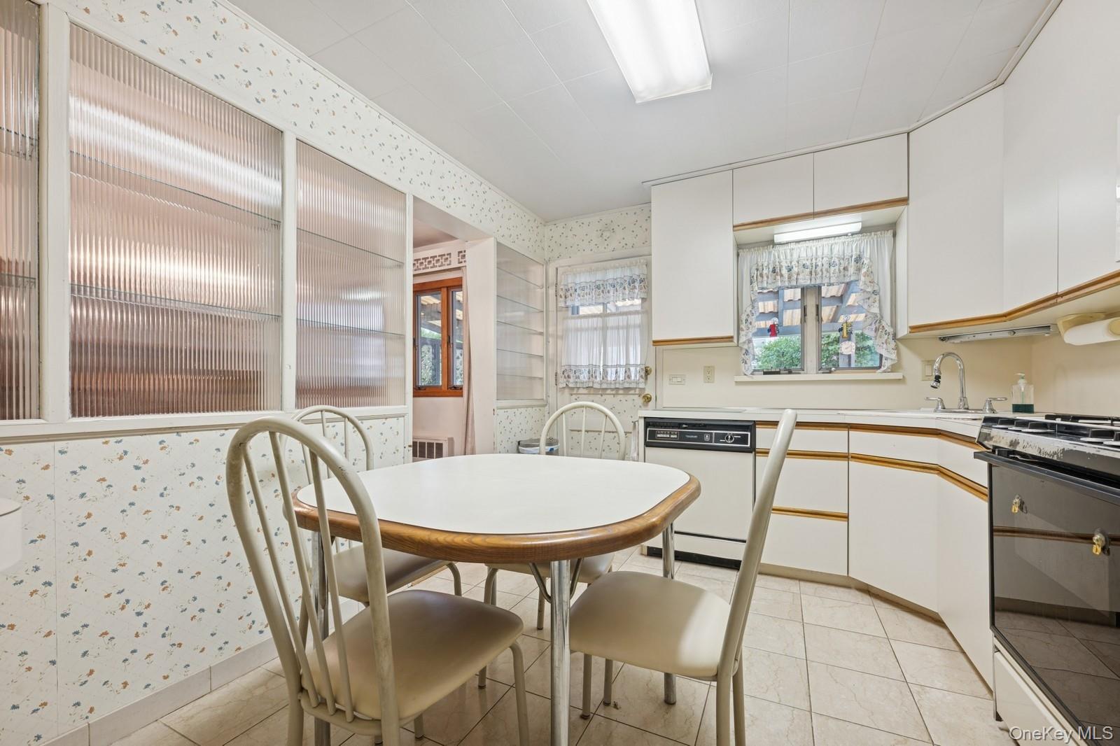 3 Rutland Road, Massapequa, NY 11758