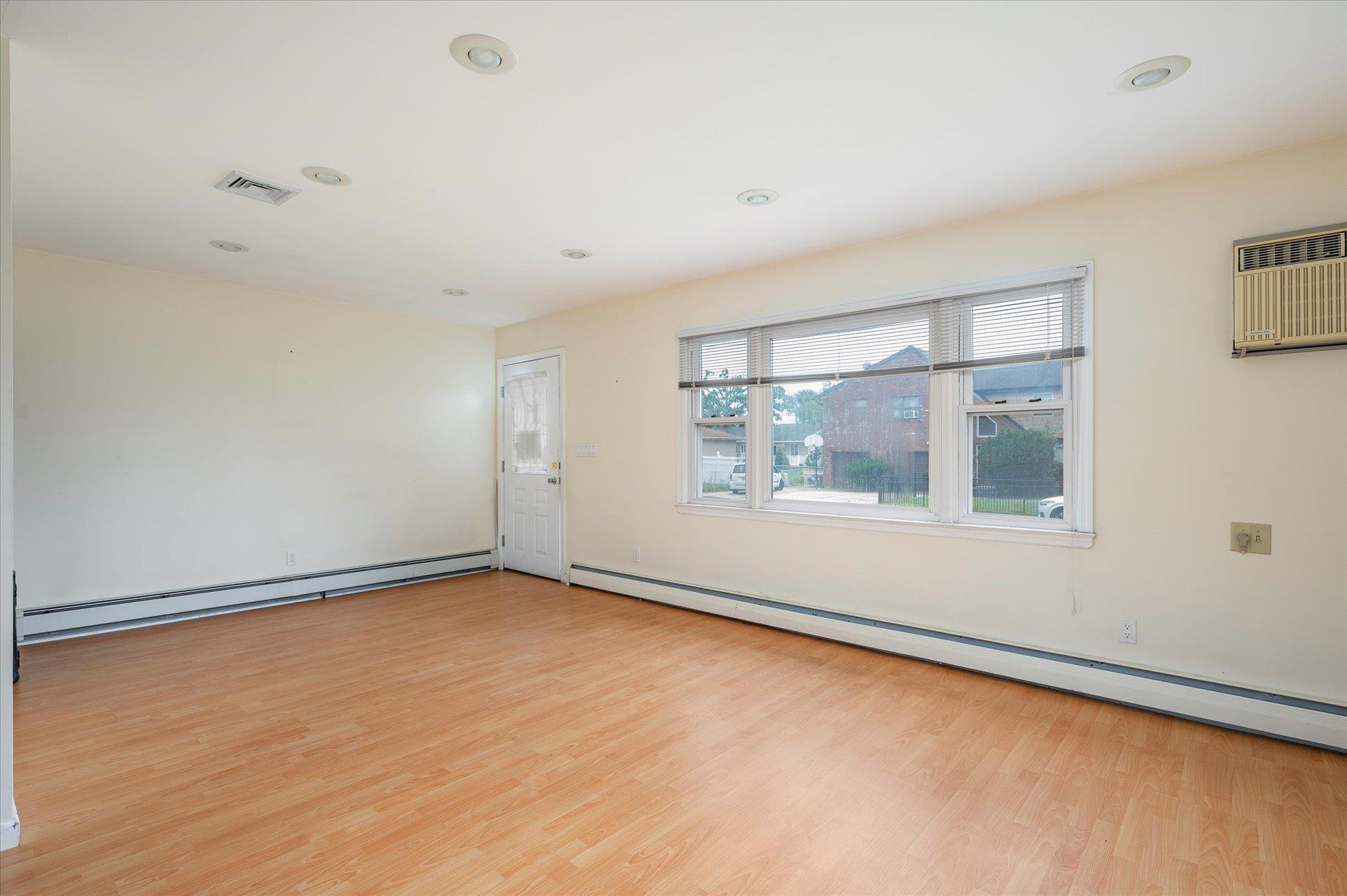 21 Silver Street, West Babylon, NY 11704