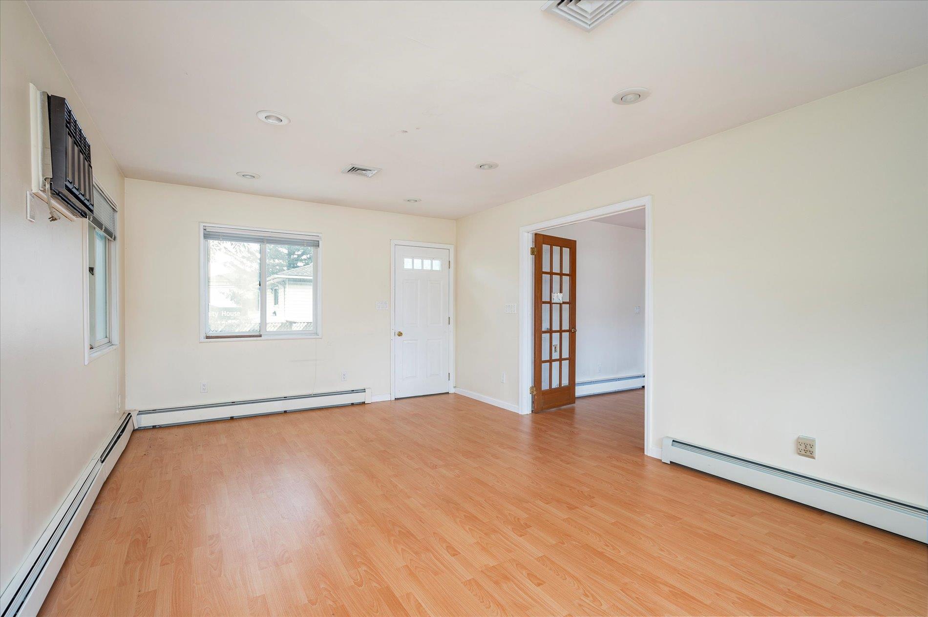 21 Silver Street, West Babylon, NY 11704