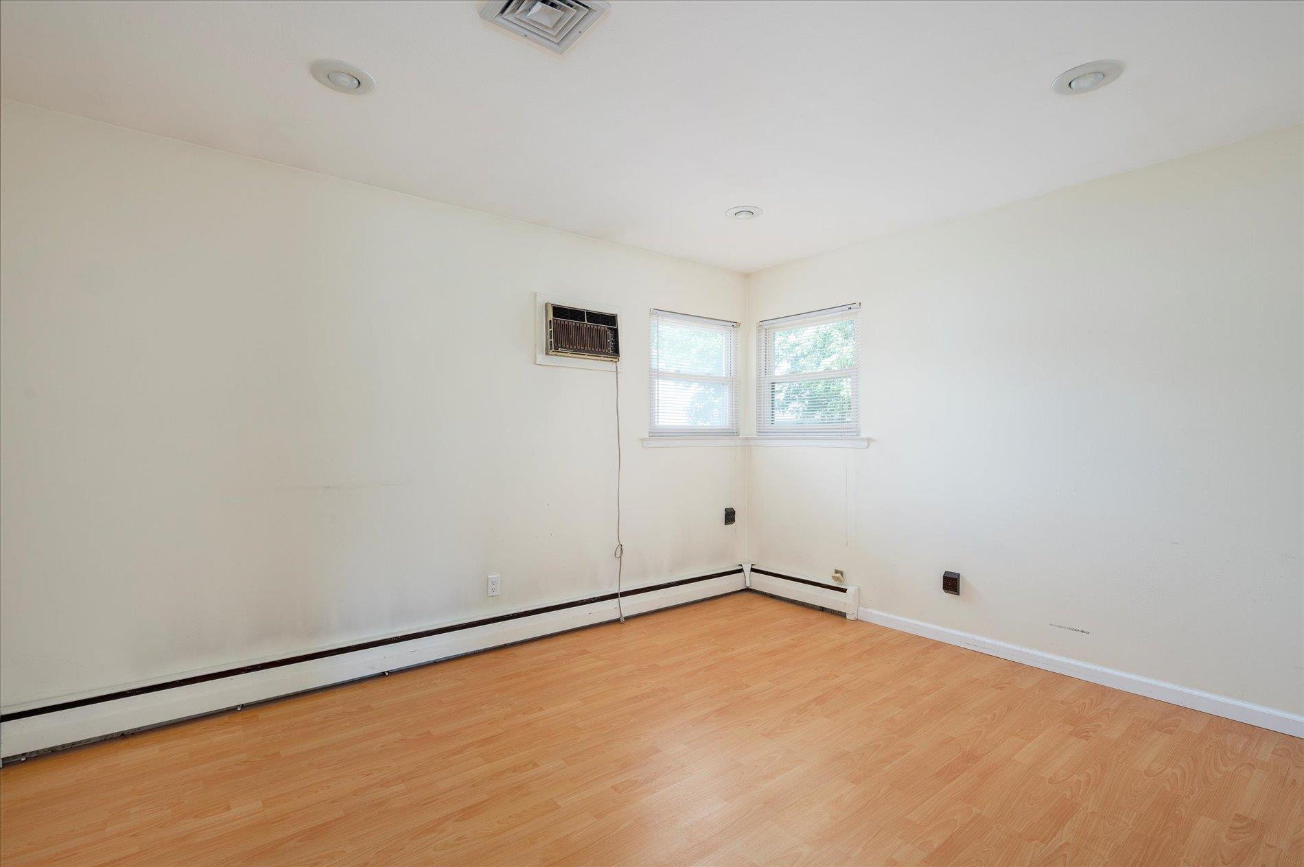 21 Silver Street, West Babylon, NY 11704