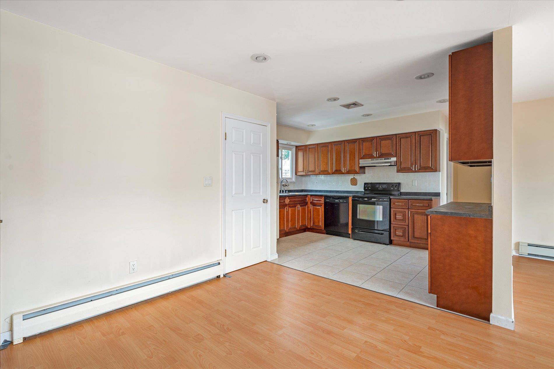 21 Silver Street, West Babylon, NY 11704