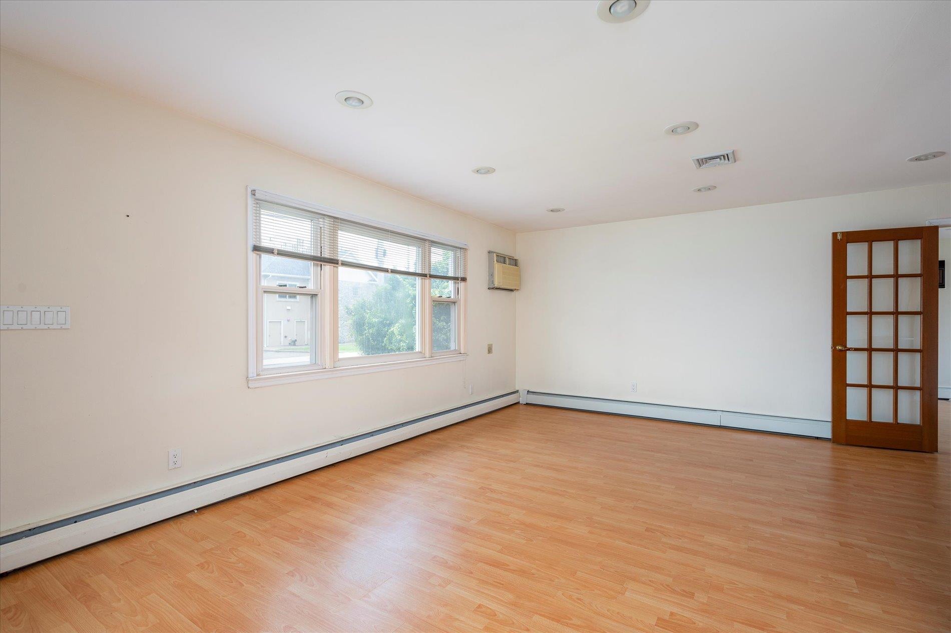 21 Silver Street, West Babylon, NY 11704