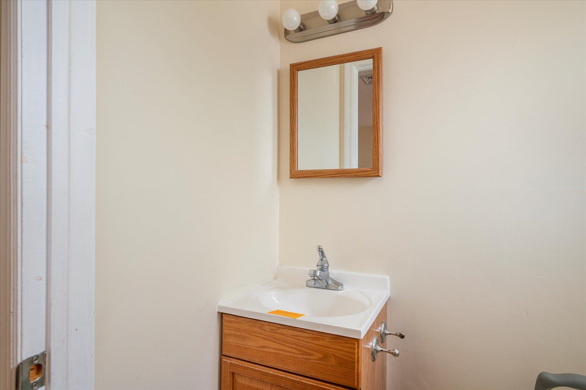 21 Silver Street, West Babylon, NY 11704