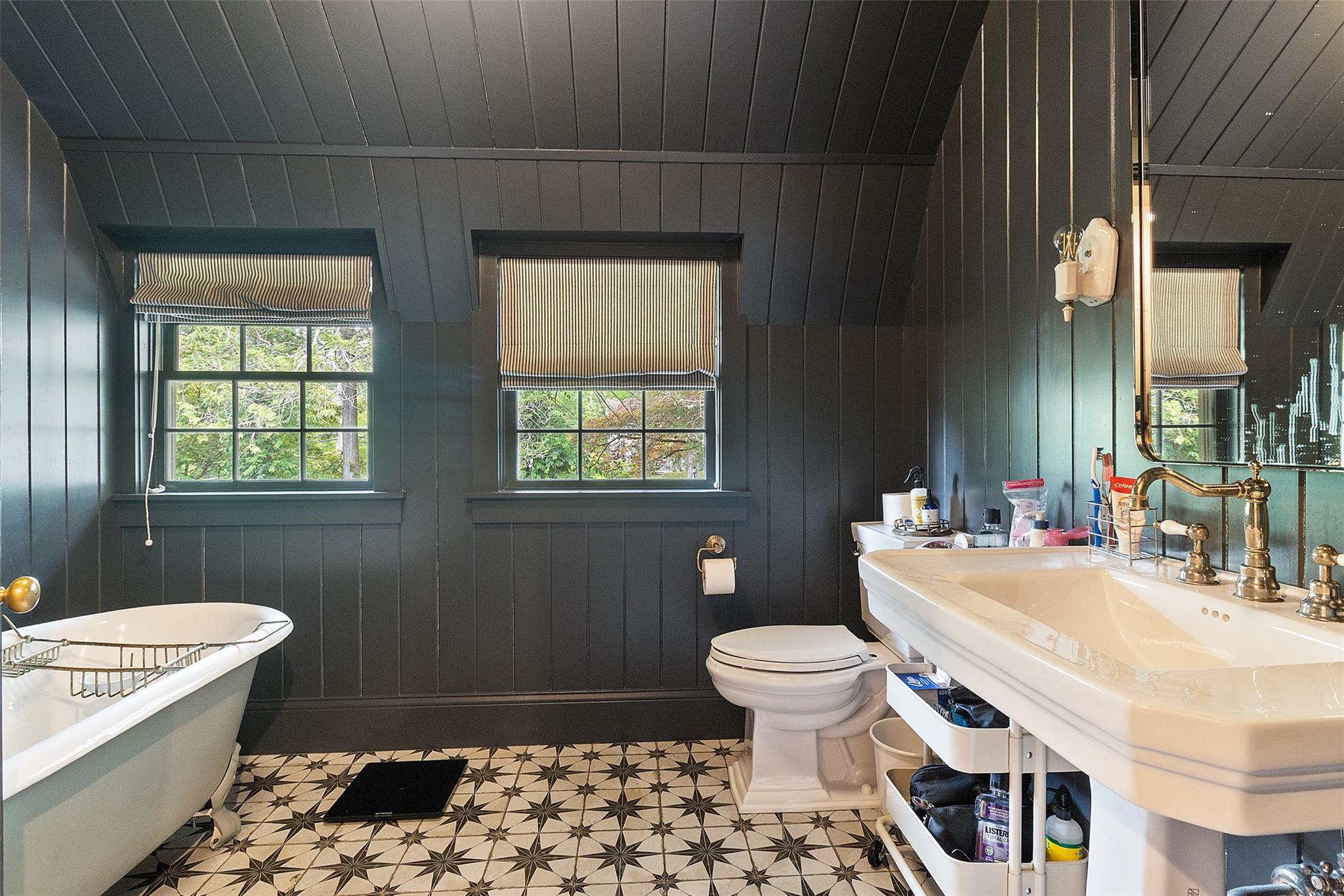 259 Westchester Avenue, Pound Ridge, NY 10576