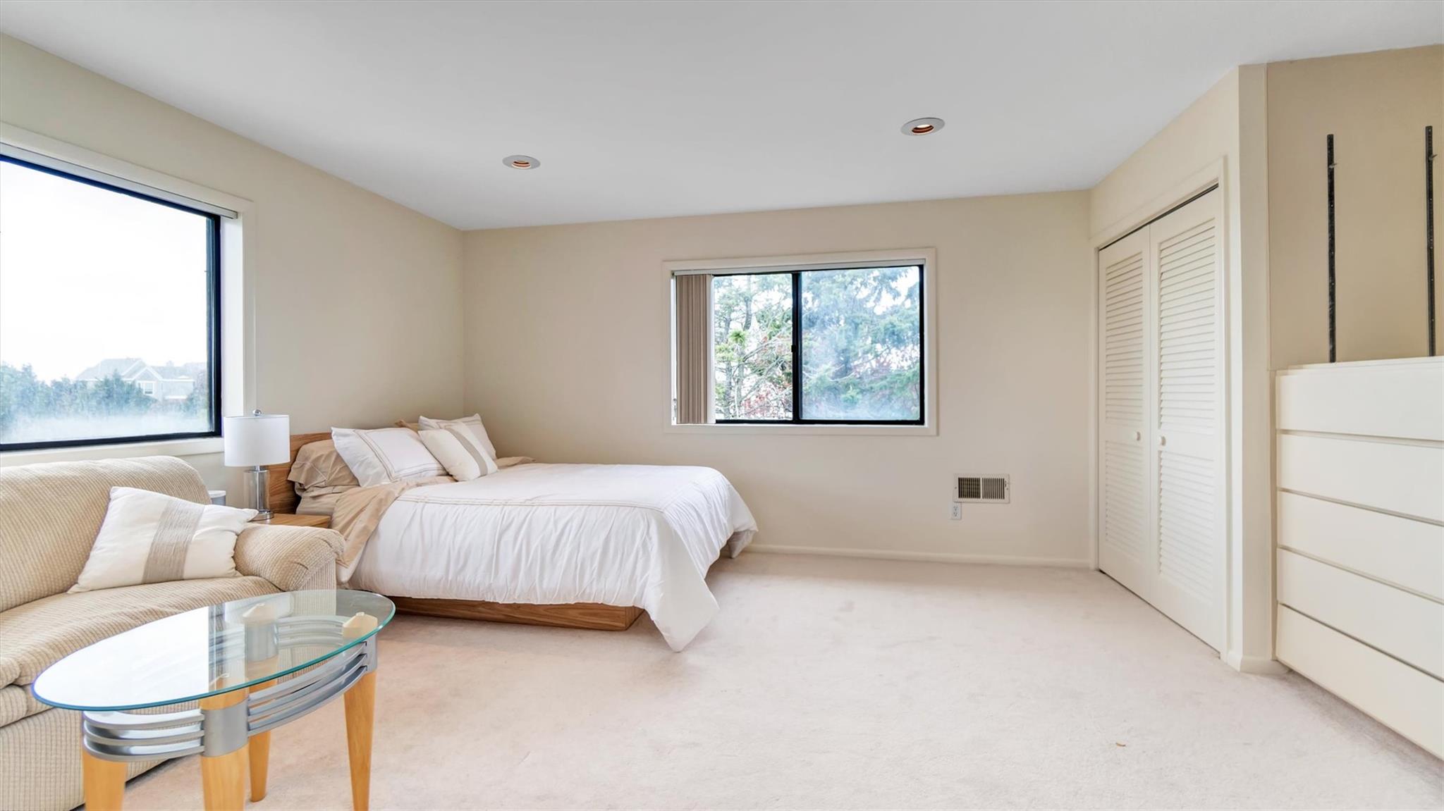 8 Stacy Drive, Westhampton Beach, NY 11978
