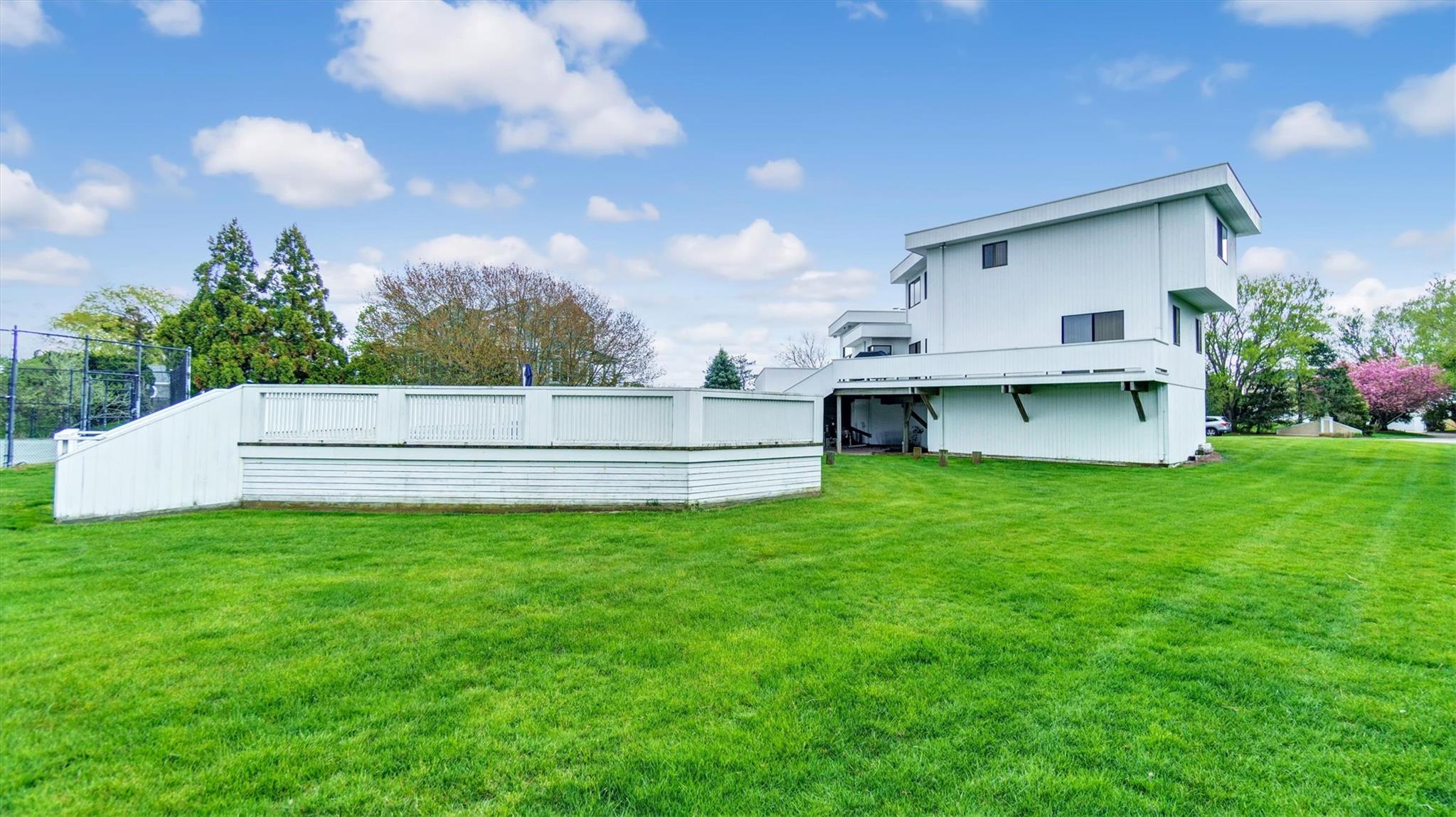 8 Stacy Drive, Westhampton Beach, NY 11978