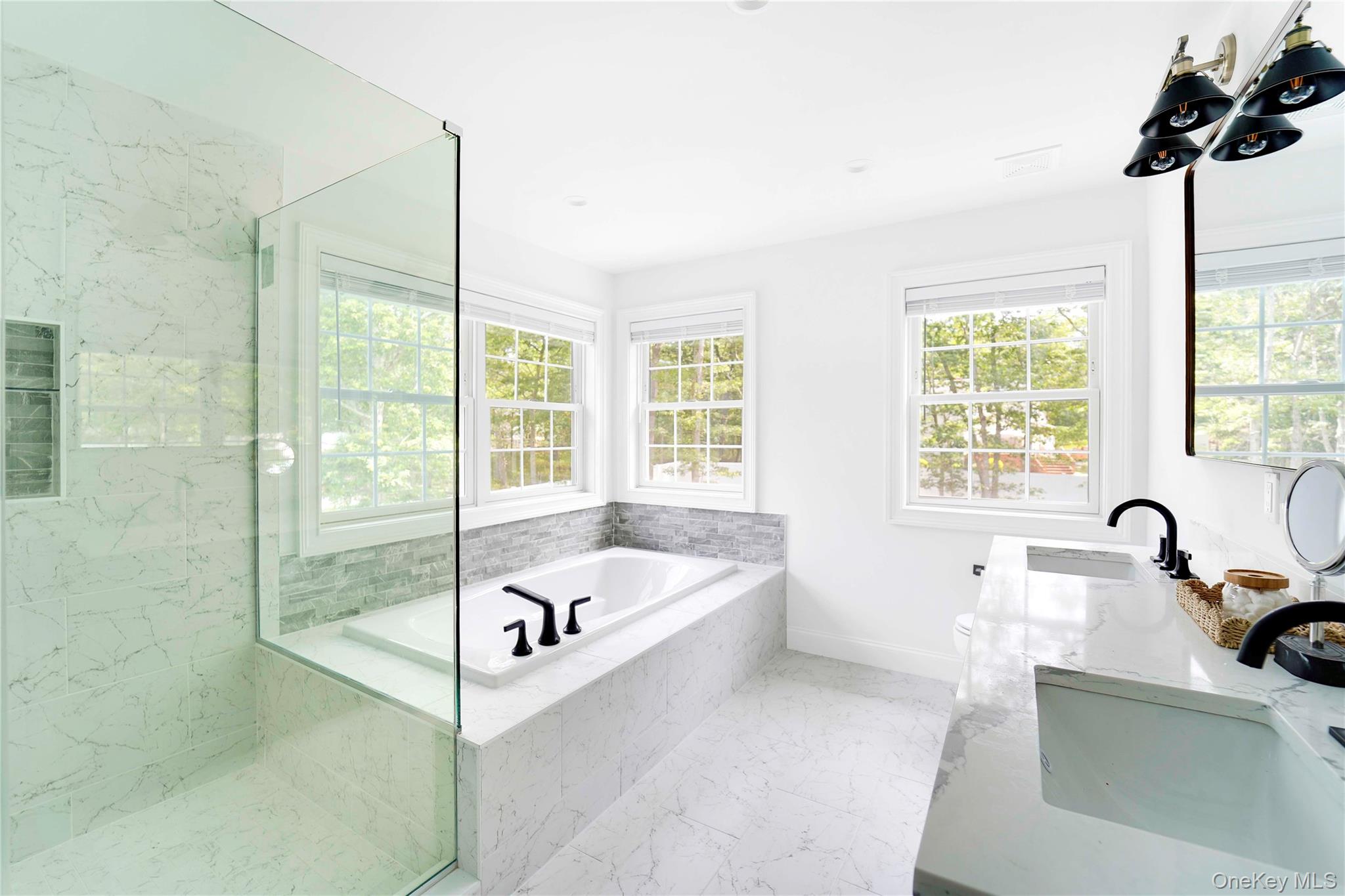 29 Gateway Court, Hampton Bays, NY 11946