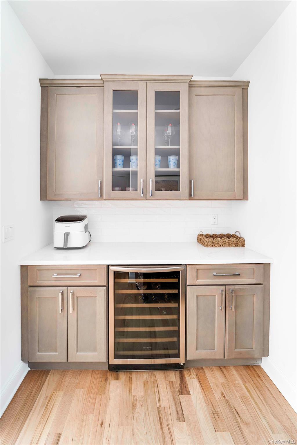 29 Gateway Court, Hampton Bays, NY 11946