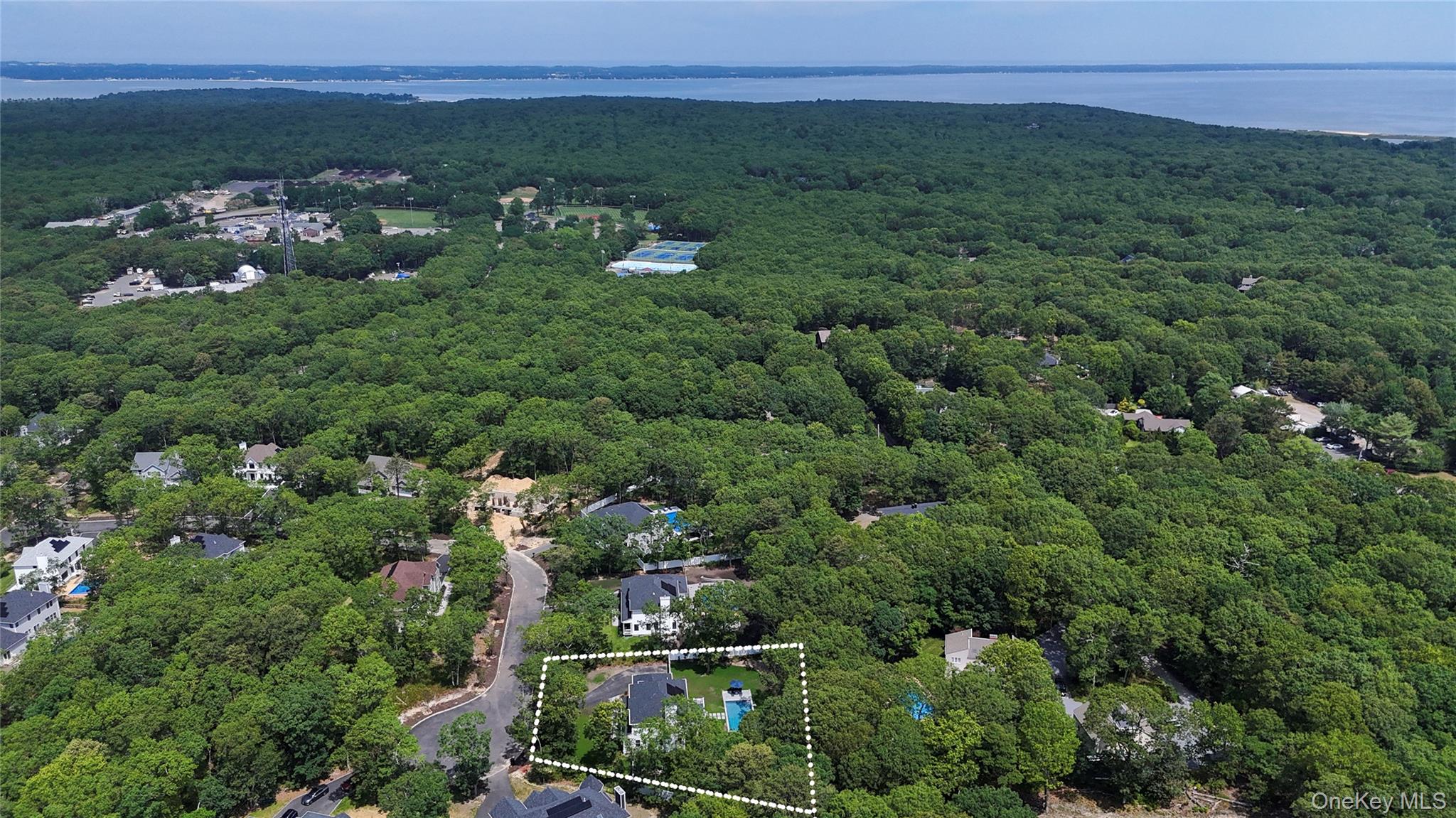 29 Gateway Court, Hampton Bays, NY 11946