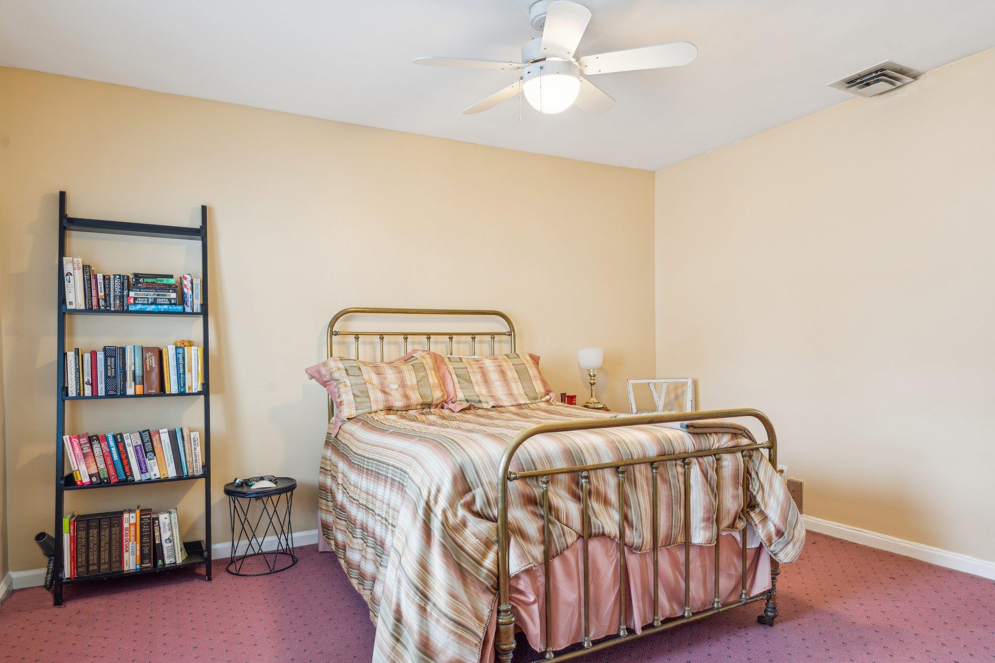 213-05 Union Turnpike, Hollis Hills, NY 11364