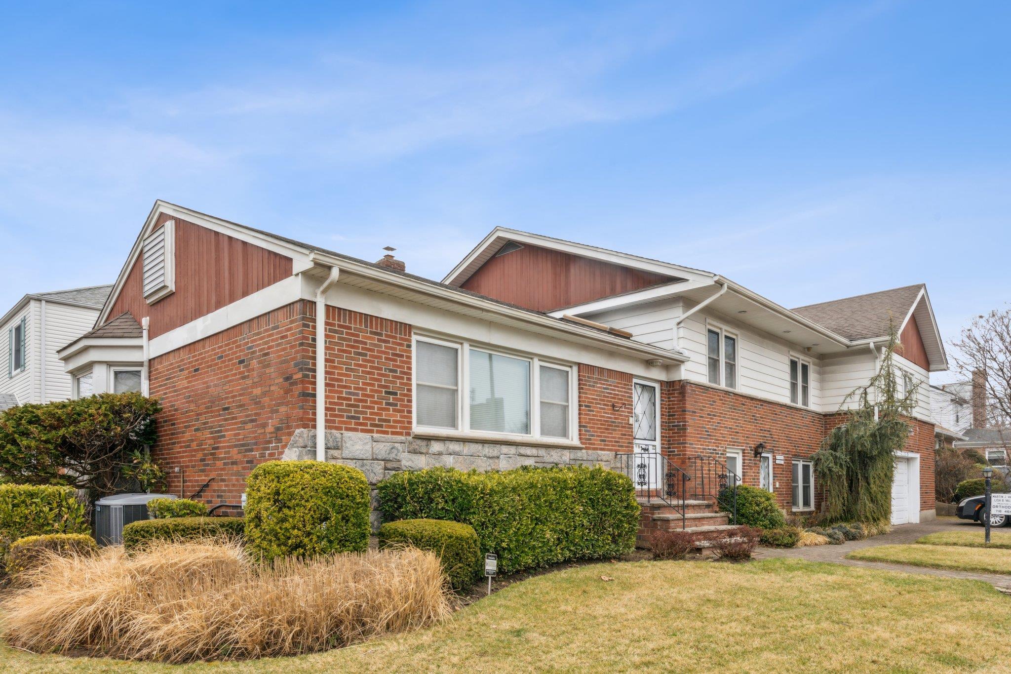 213-05 Union Turnpike, Hollis Hills, NY 11364