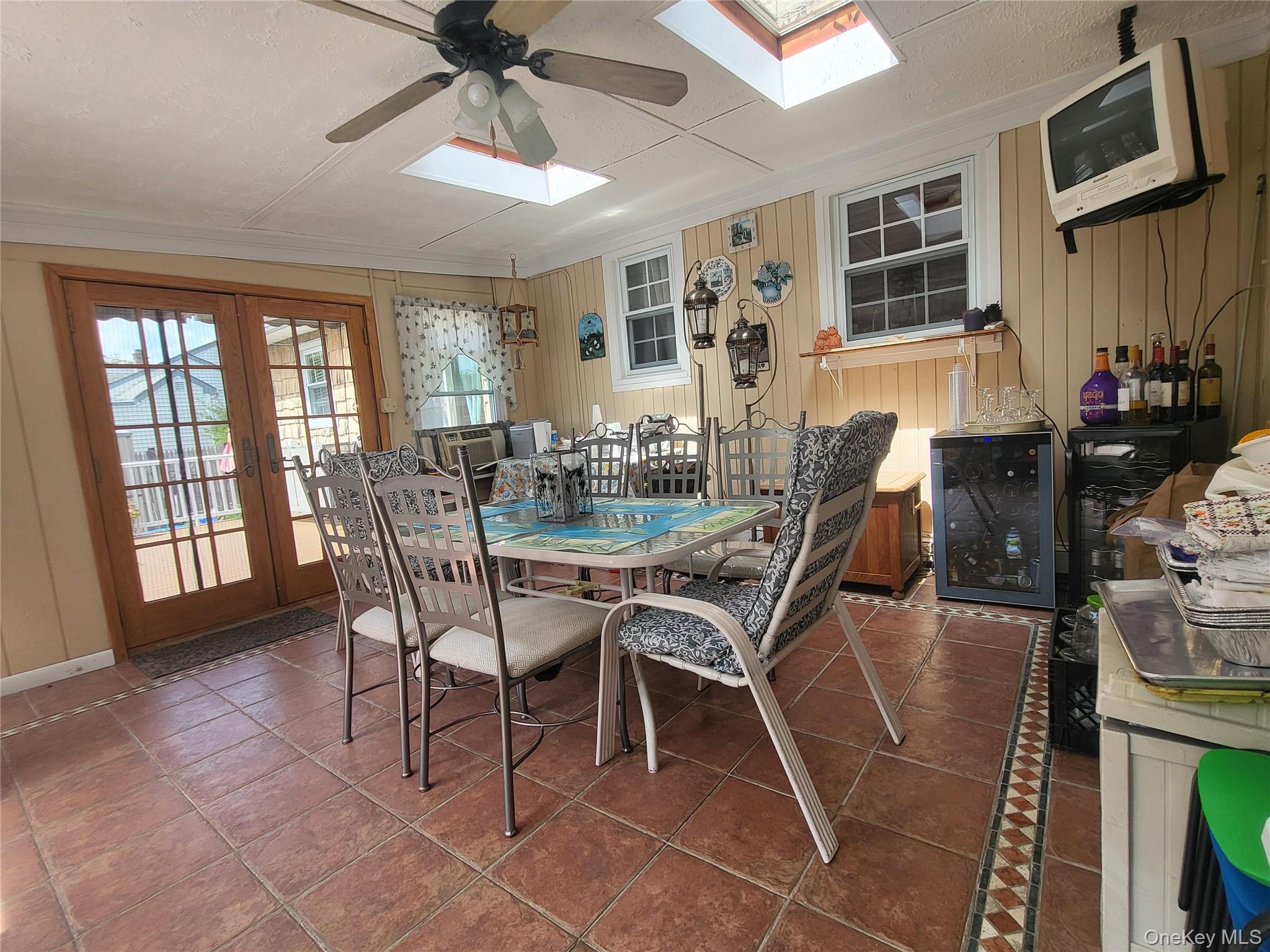 413 51st Street, Lindenhurst, NY 11757