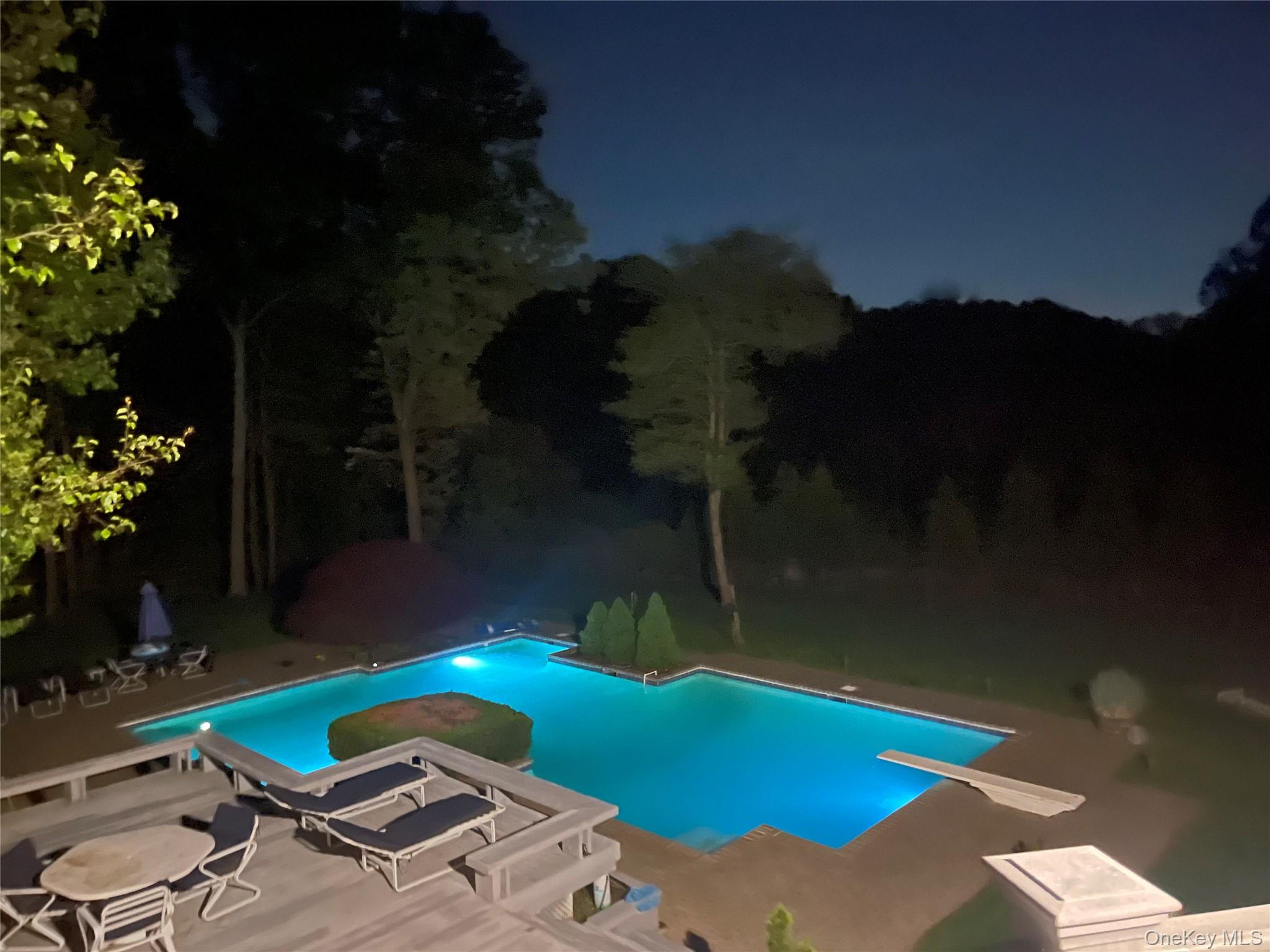 6 Fox Hunt Court, Huntington, NY 11743