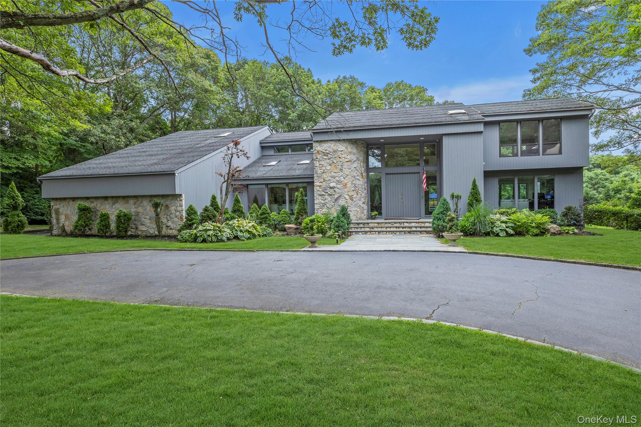 6 Fox Hunt Court, Huntington, NY 11743