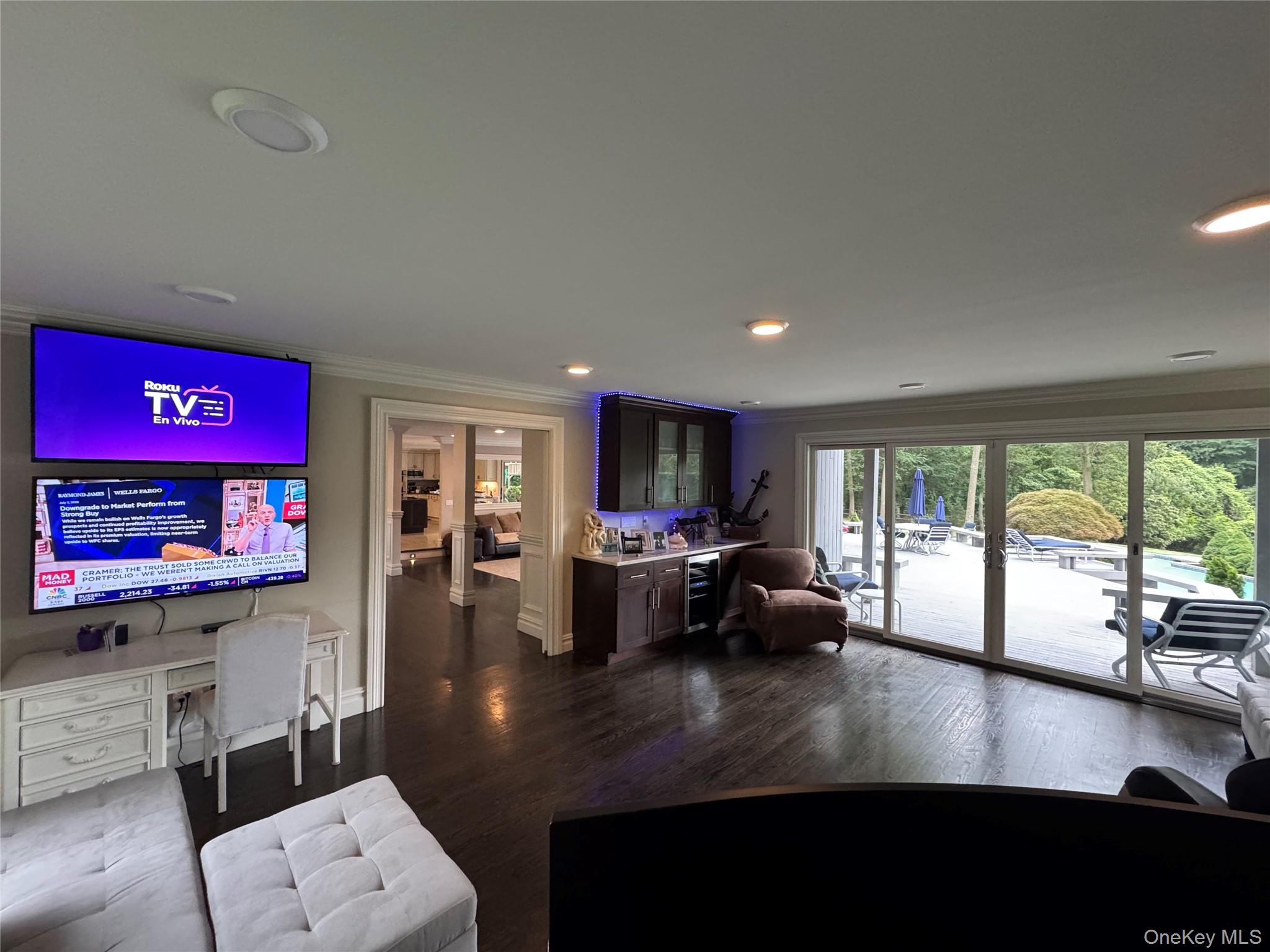 6 Fox Hunt Court, Huntington, NY 11743