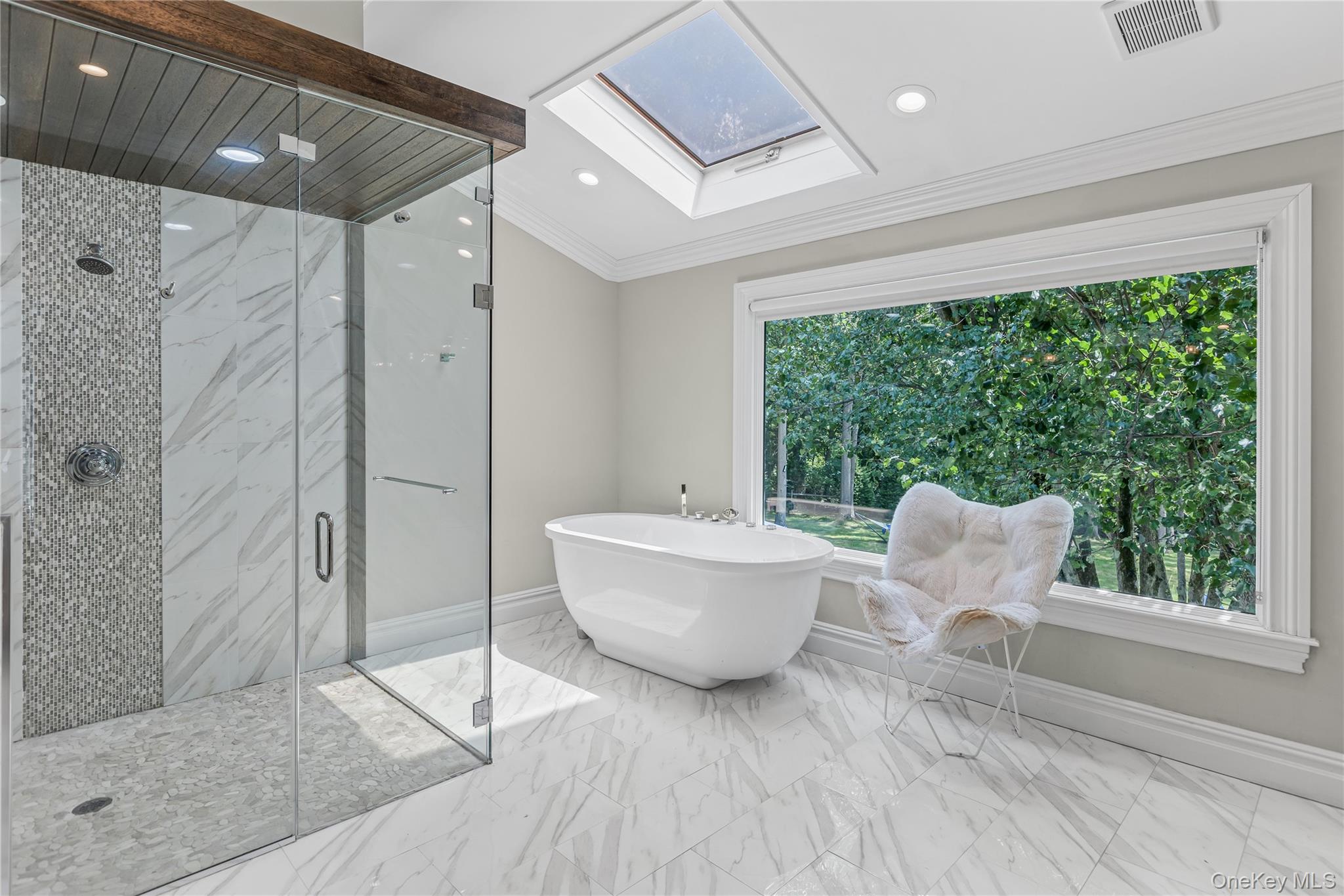 6 Fox Hunt Court, Huntington, NY 11743