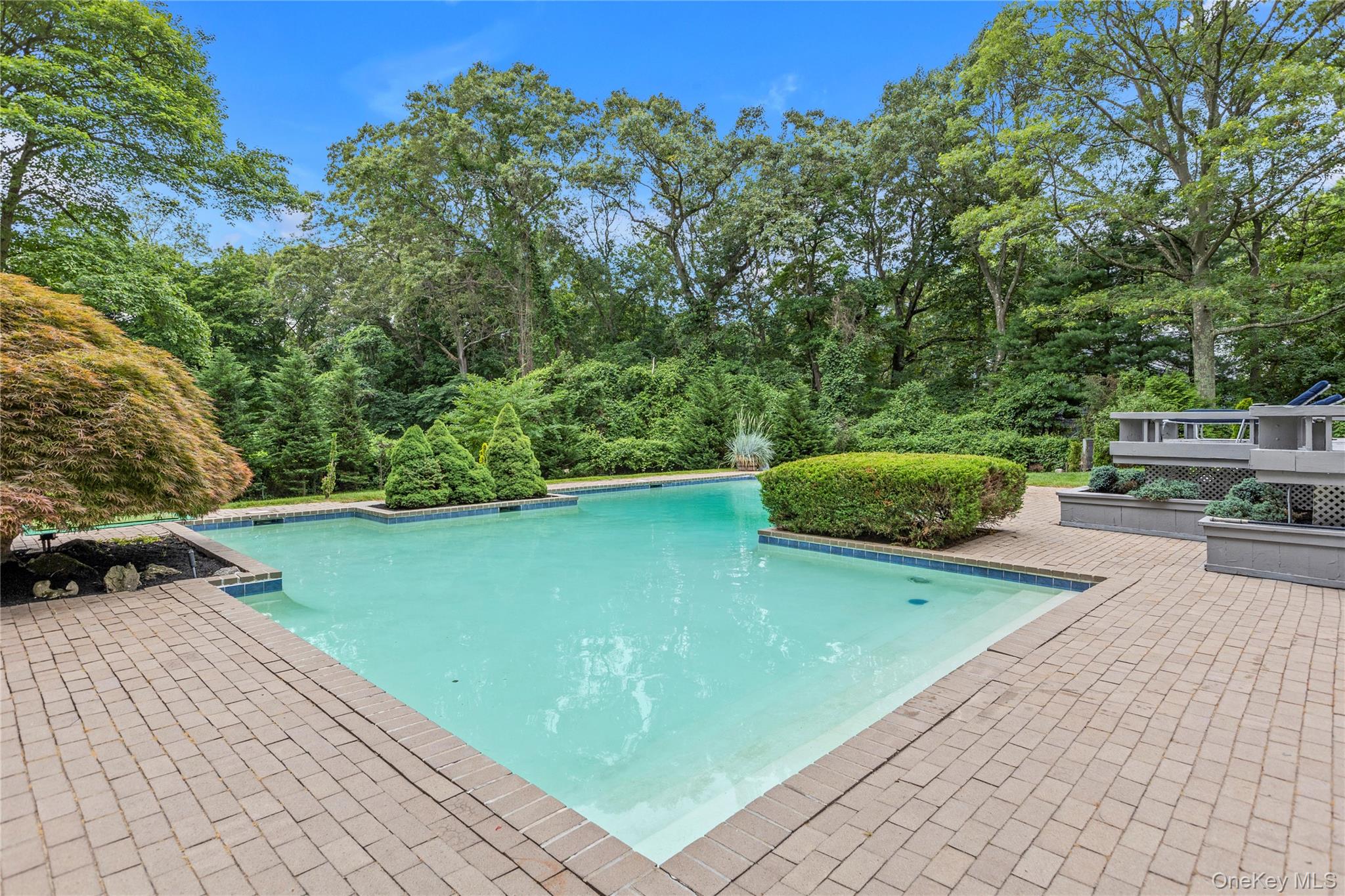 6 Fox Hunt Court, Huntington, NY 11743