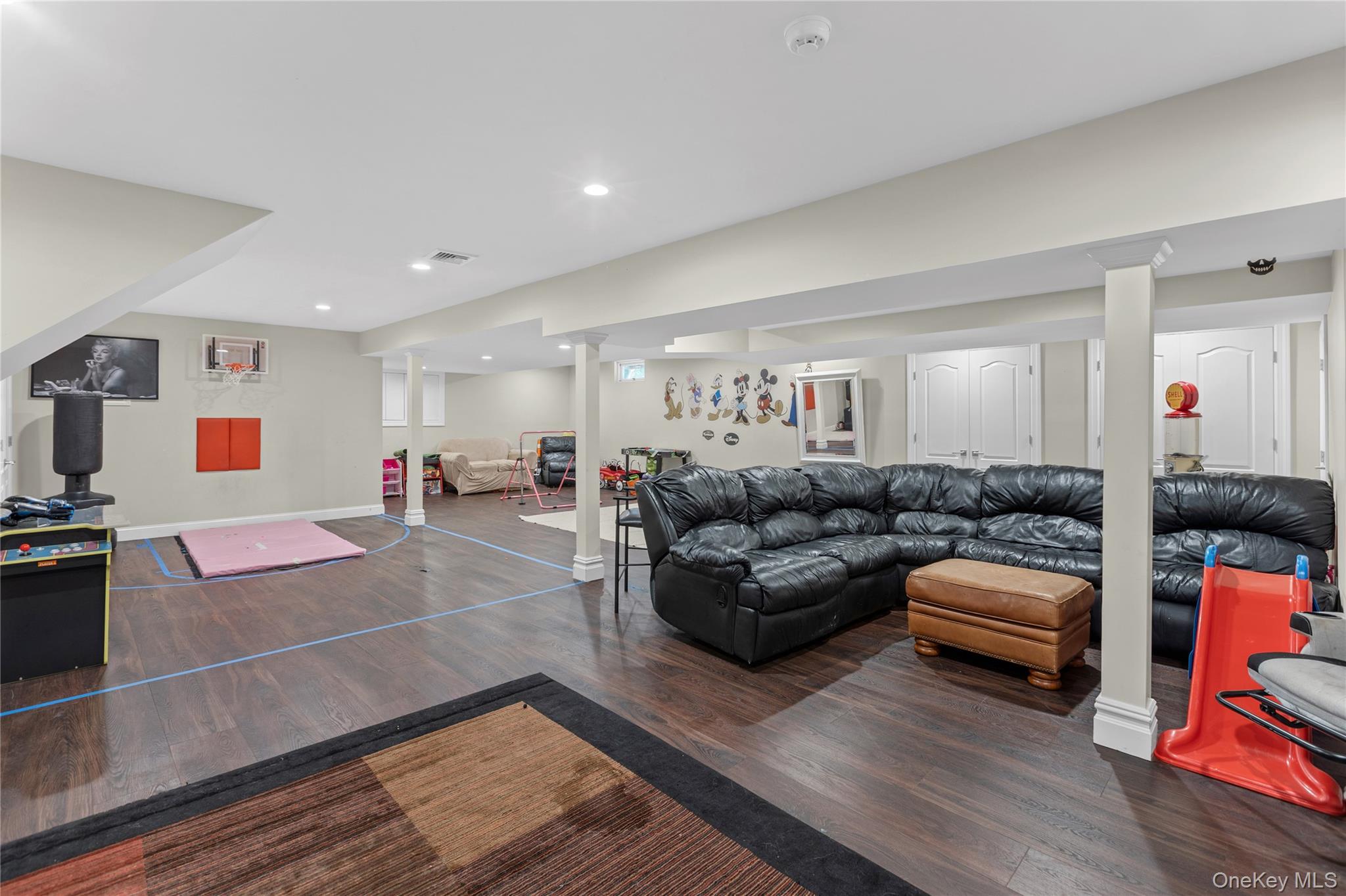 6 Fox Hunt Court, Huntington, NY 11743