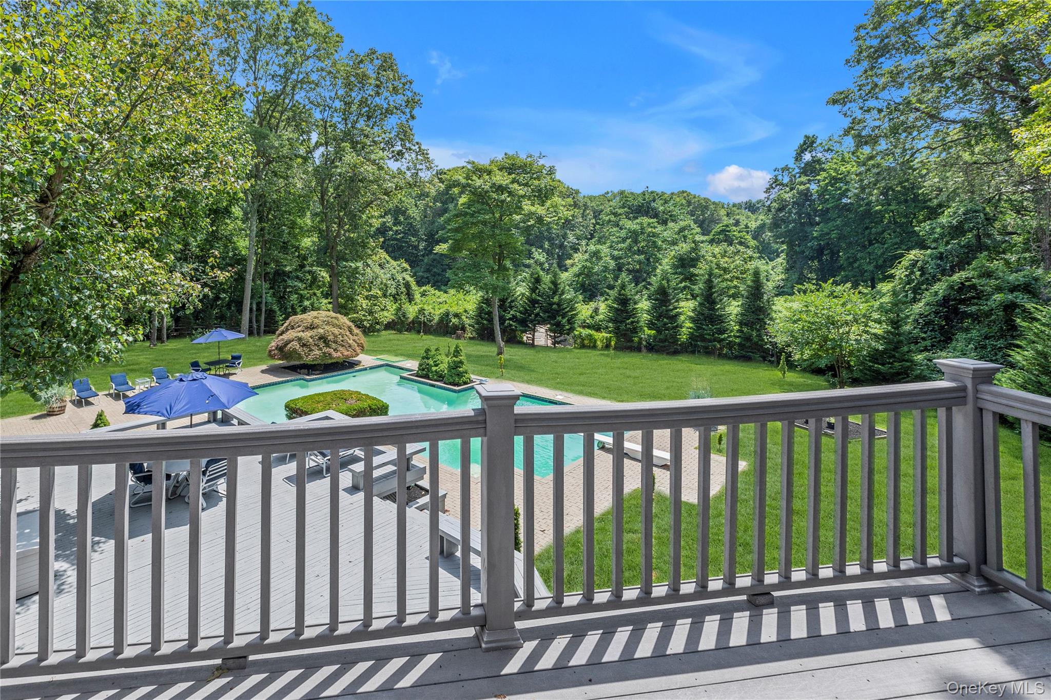 6 Fox Hunt Court, Huntington, NY 11743