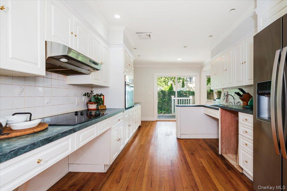 237 Oakwood Road, Huntington, NY 11743