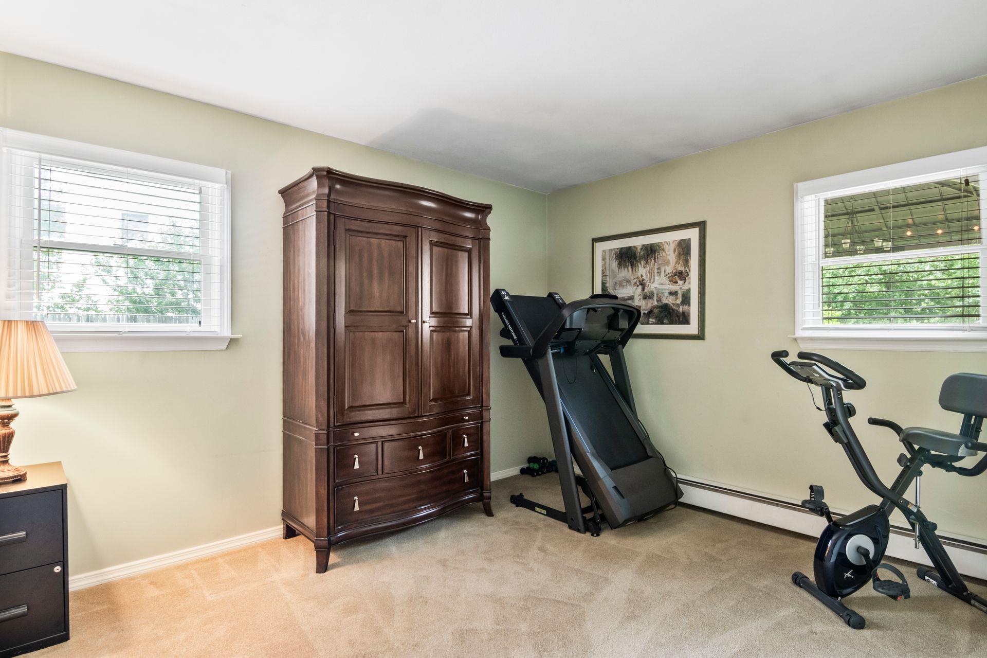 5 Barnaby Lane, Mount Sinai, NY 11766