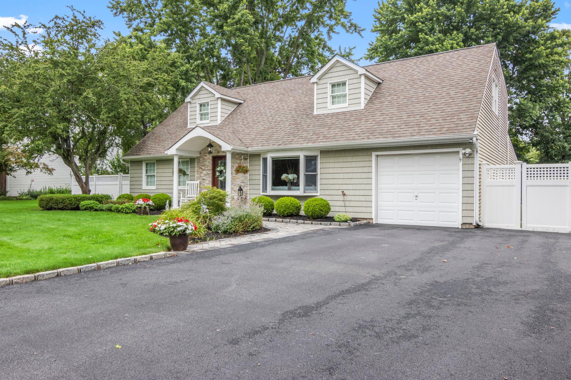 5 Barnaby Lane, Mount Sinai, NY 11766