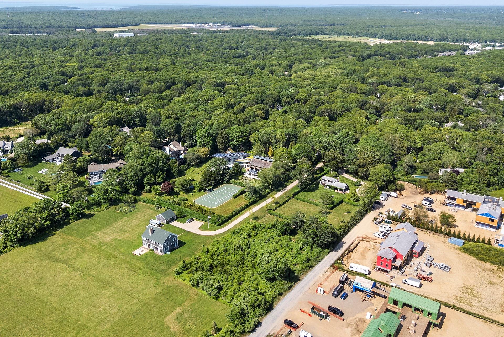 48 Sayres Path, Wainscott, NY 11975